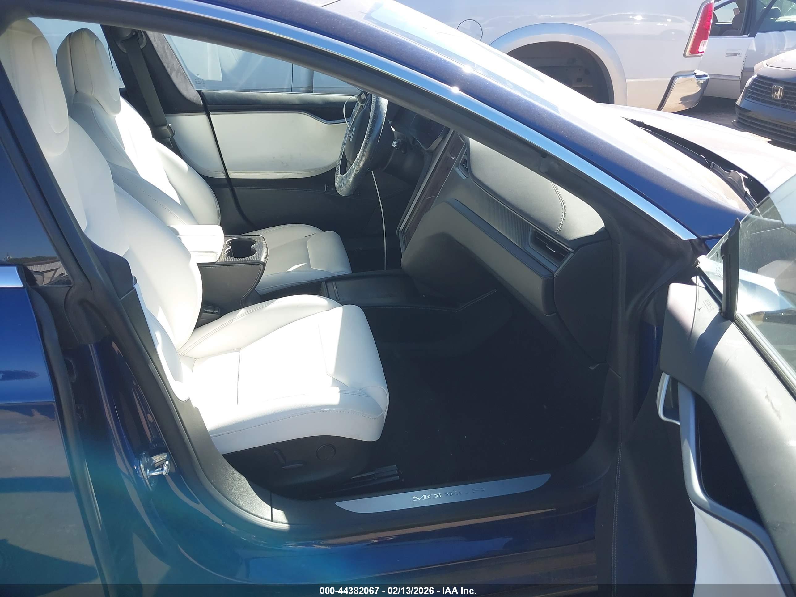 TESLA MODEL image 5