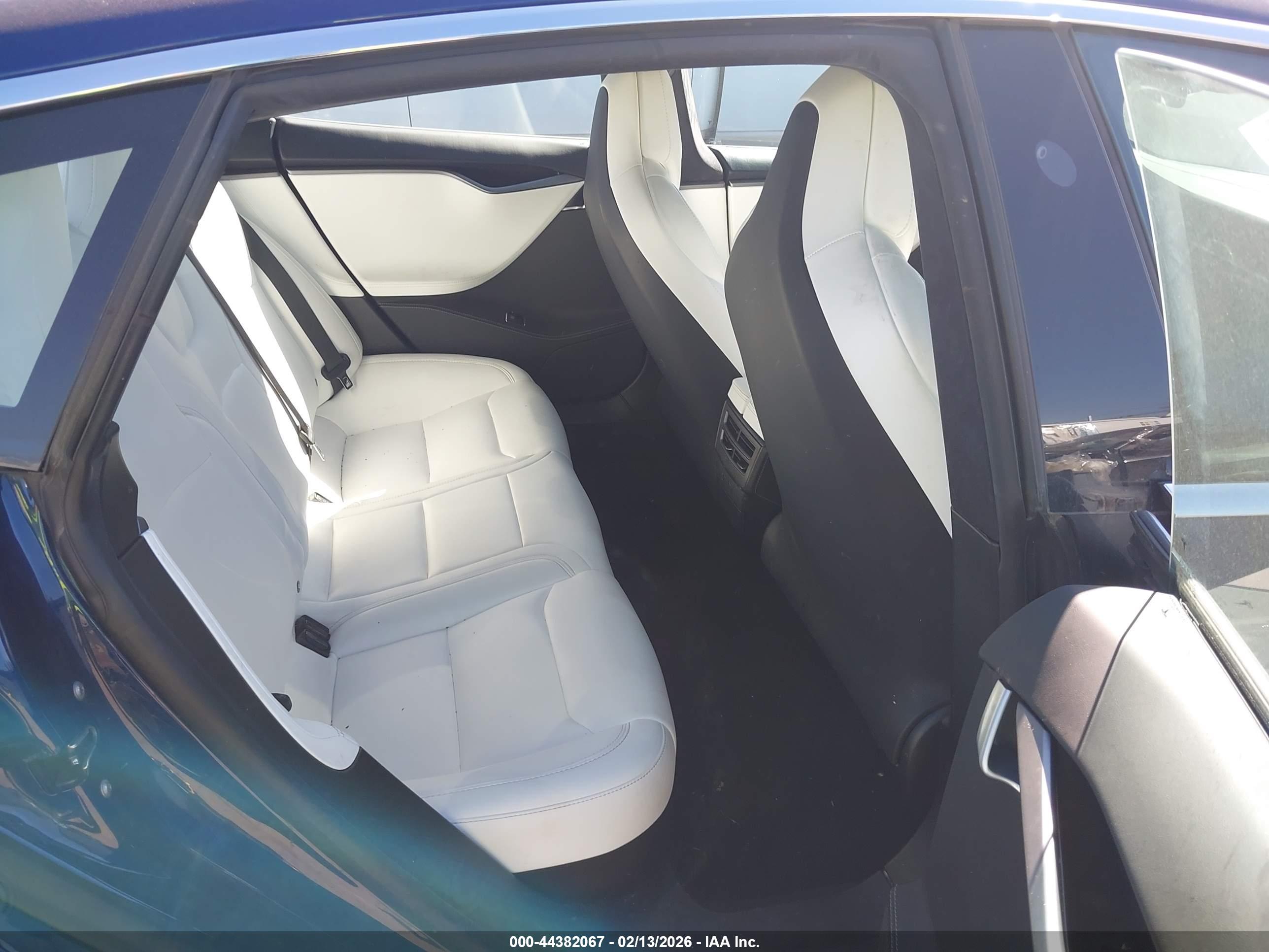 TESLA MODEL image 8
