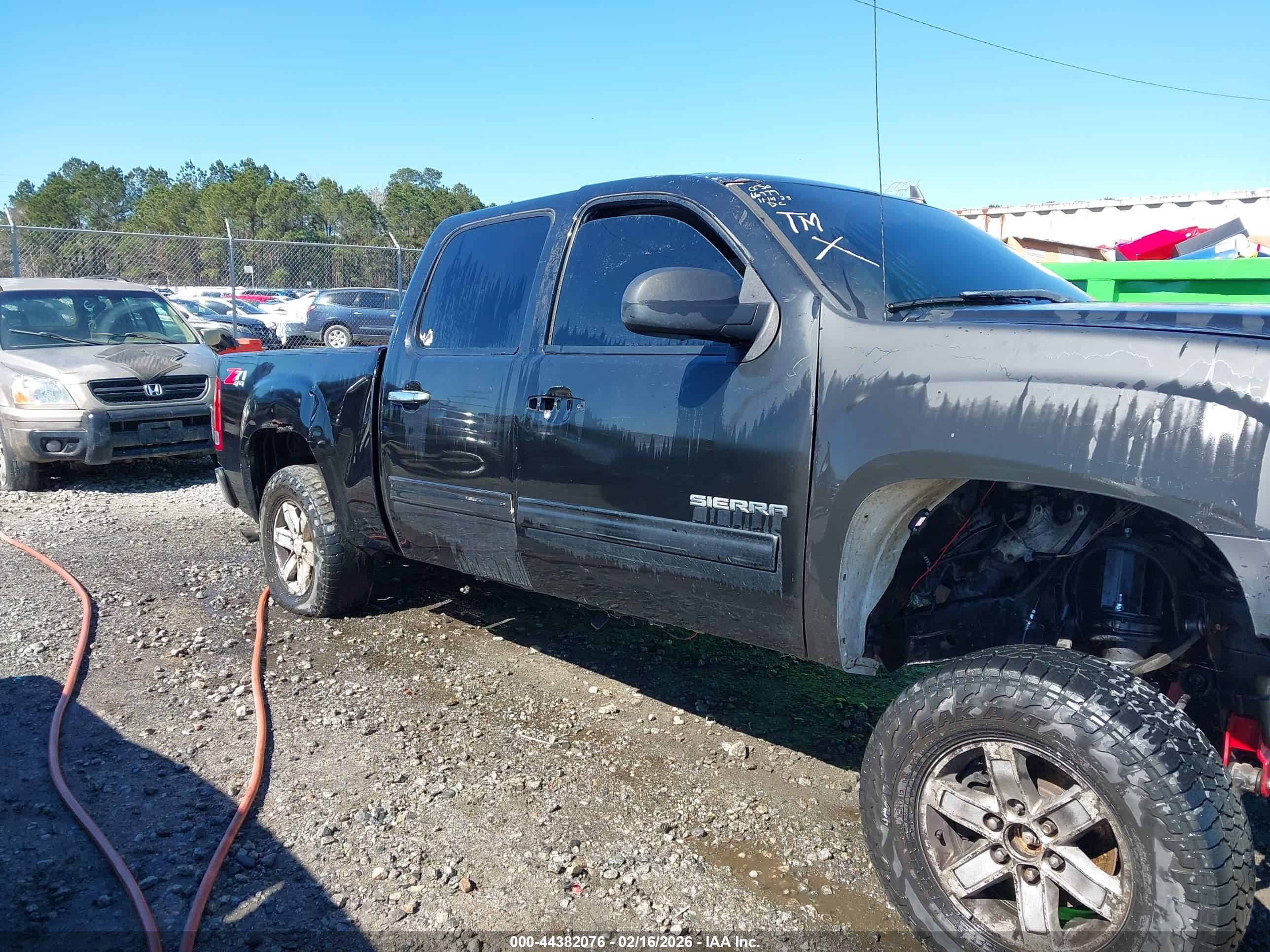 GMC SIERRA image 6