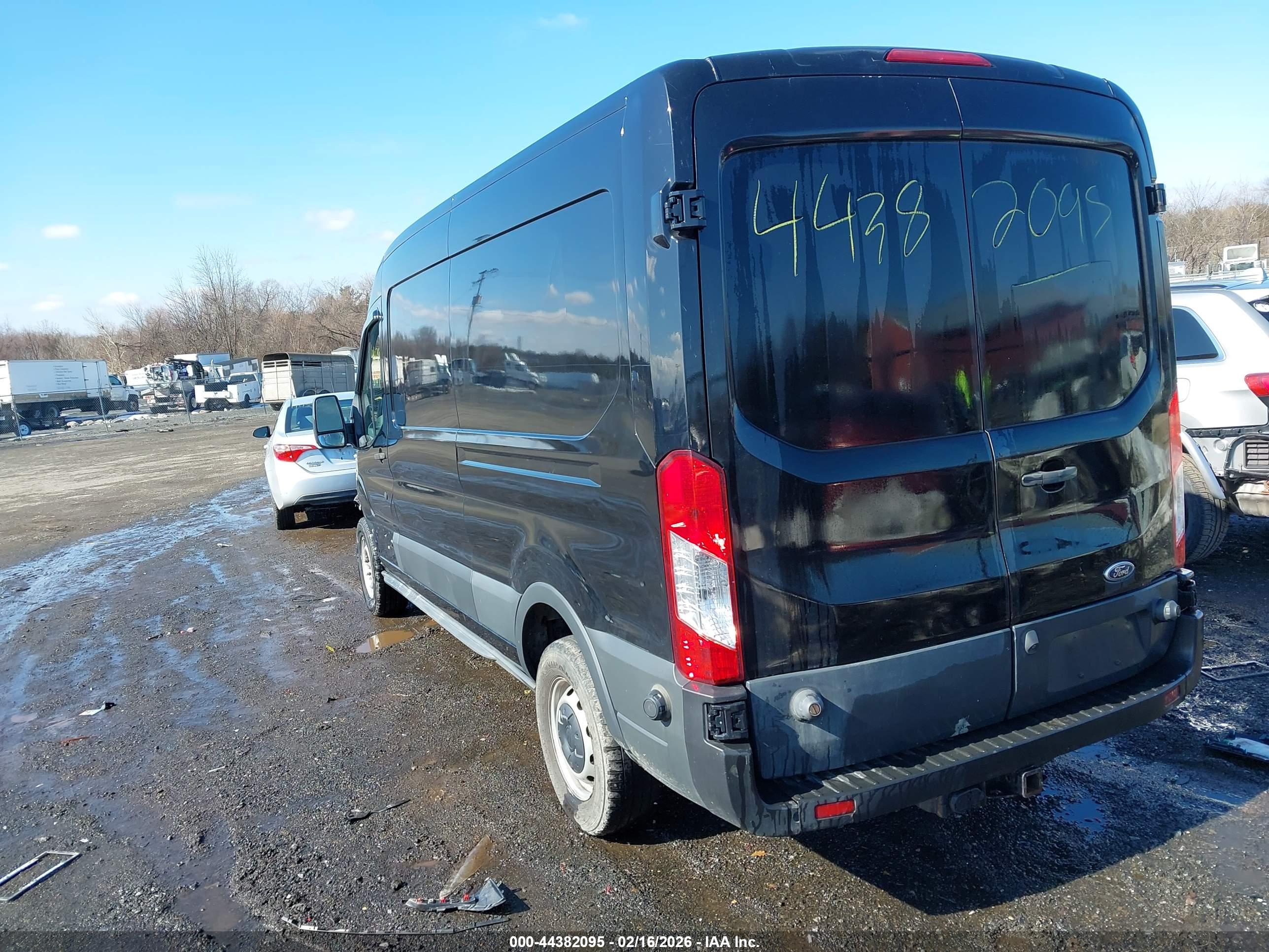 FORD TRANSIT-350 image 3