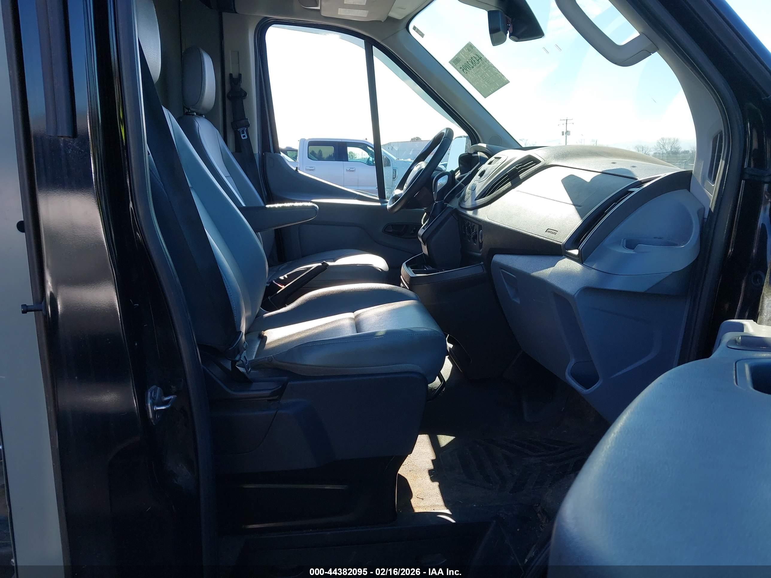 FORD TRANSIT-350 image 5