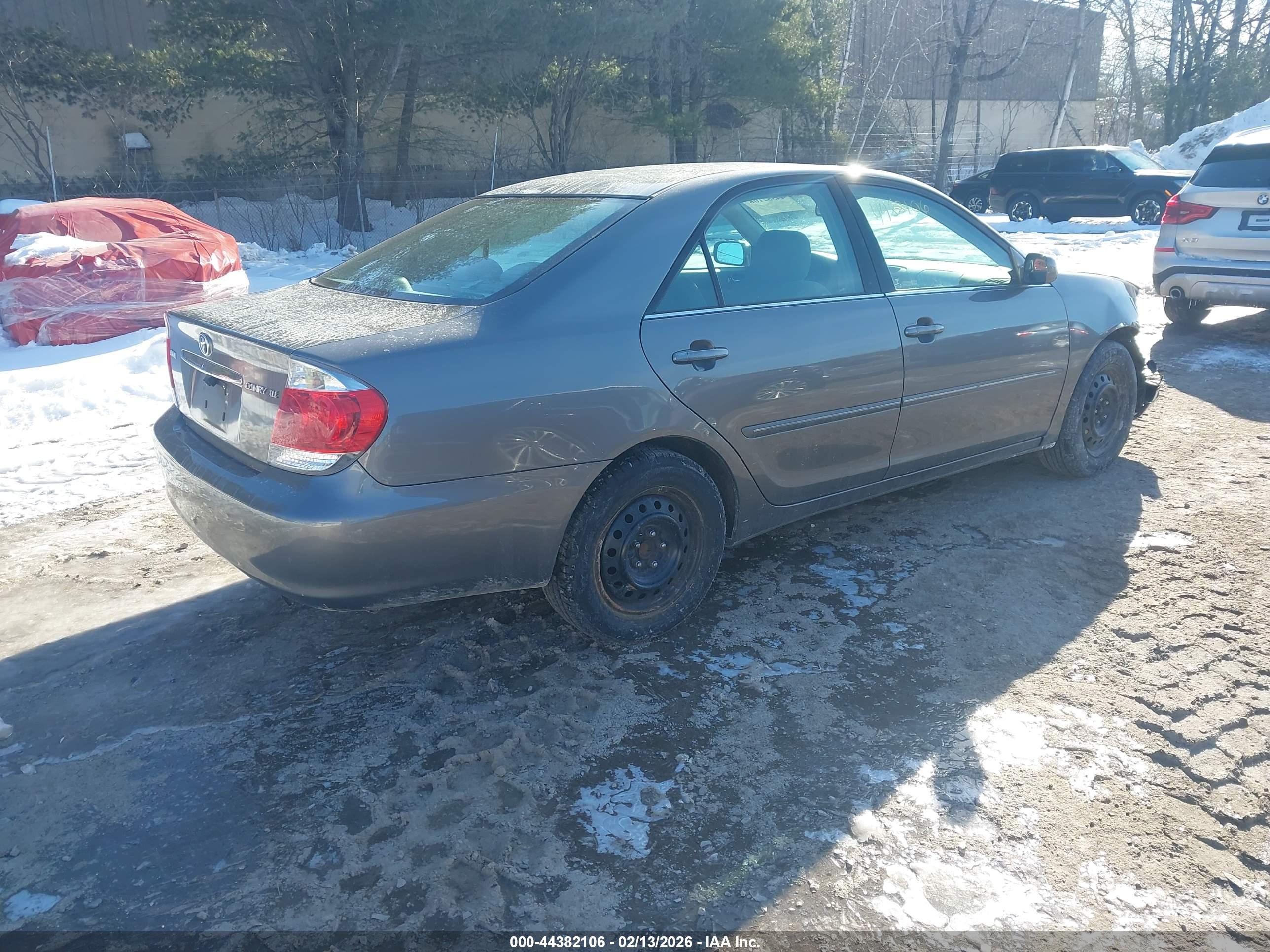 TOYOTA CAMRY image 4