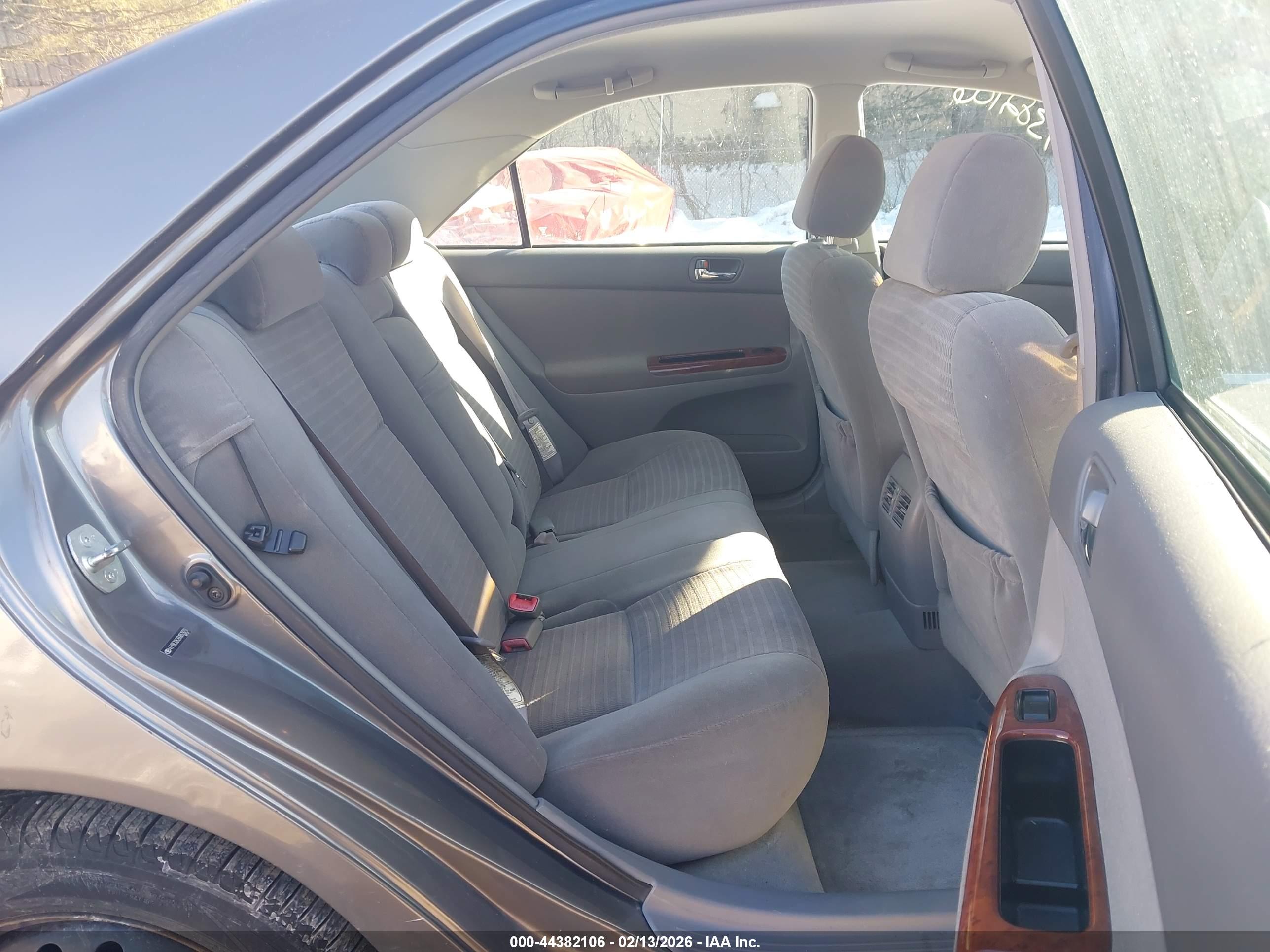 TOYOTA CAMRY image 8