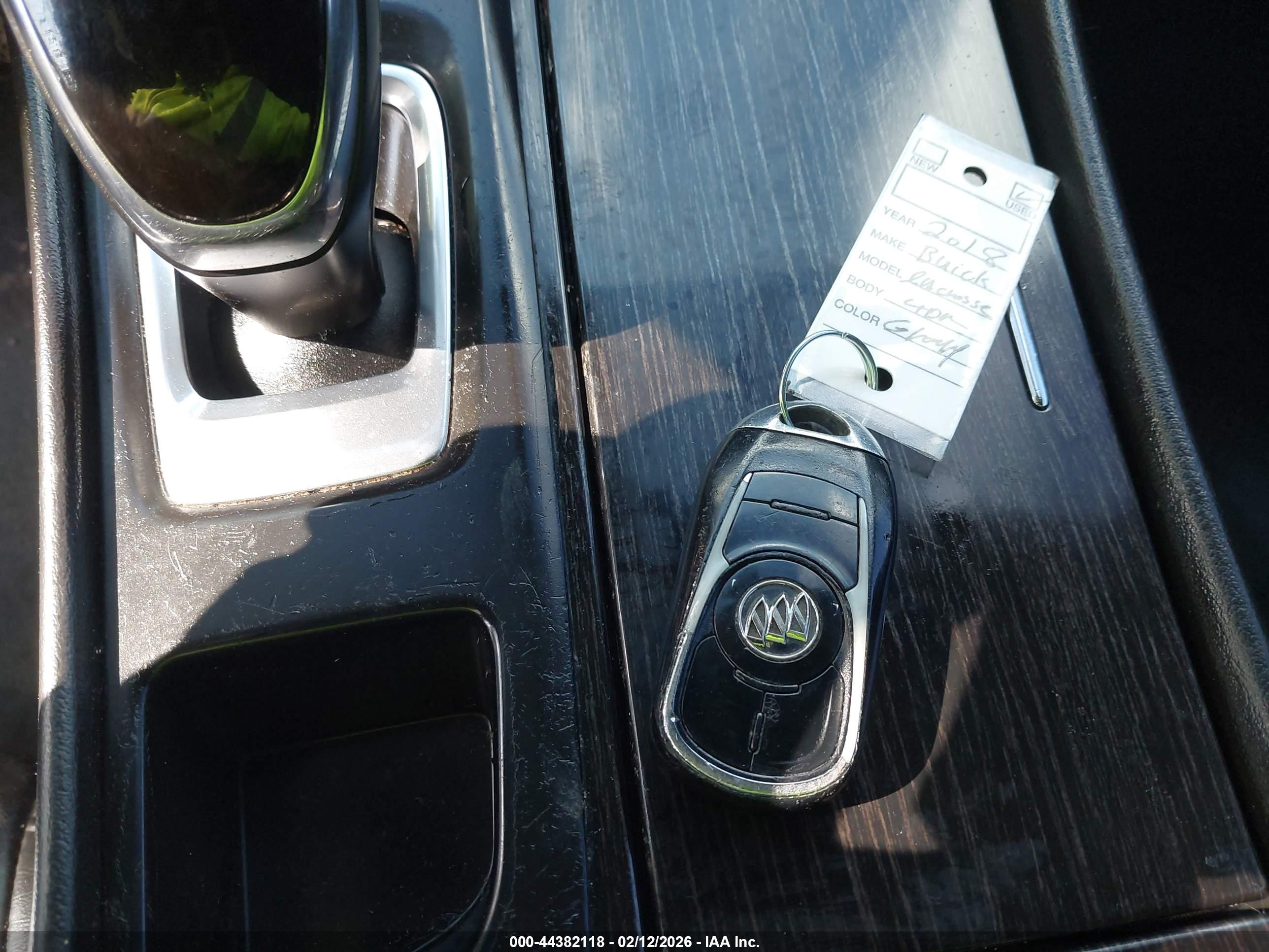 BUICK LACROSSE image 11