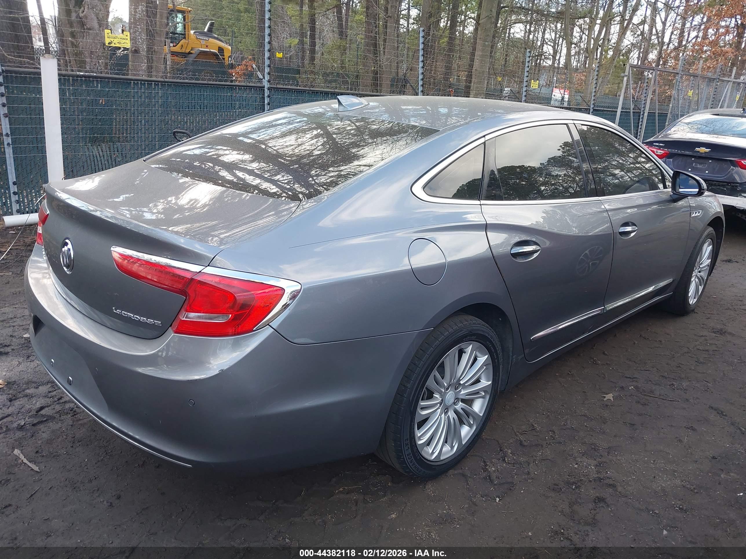 BUICK LACROSSE image 4