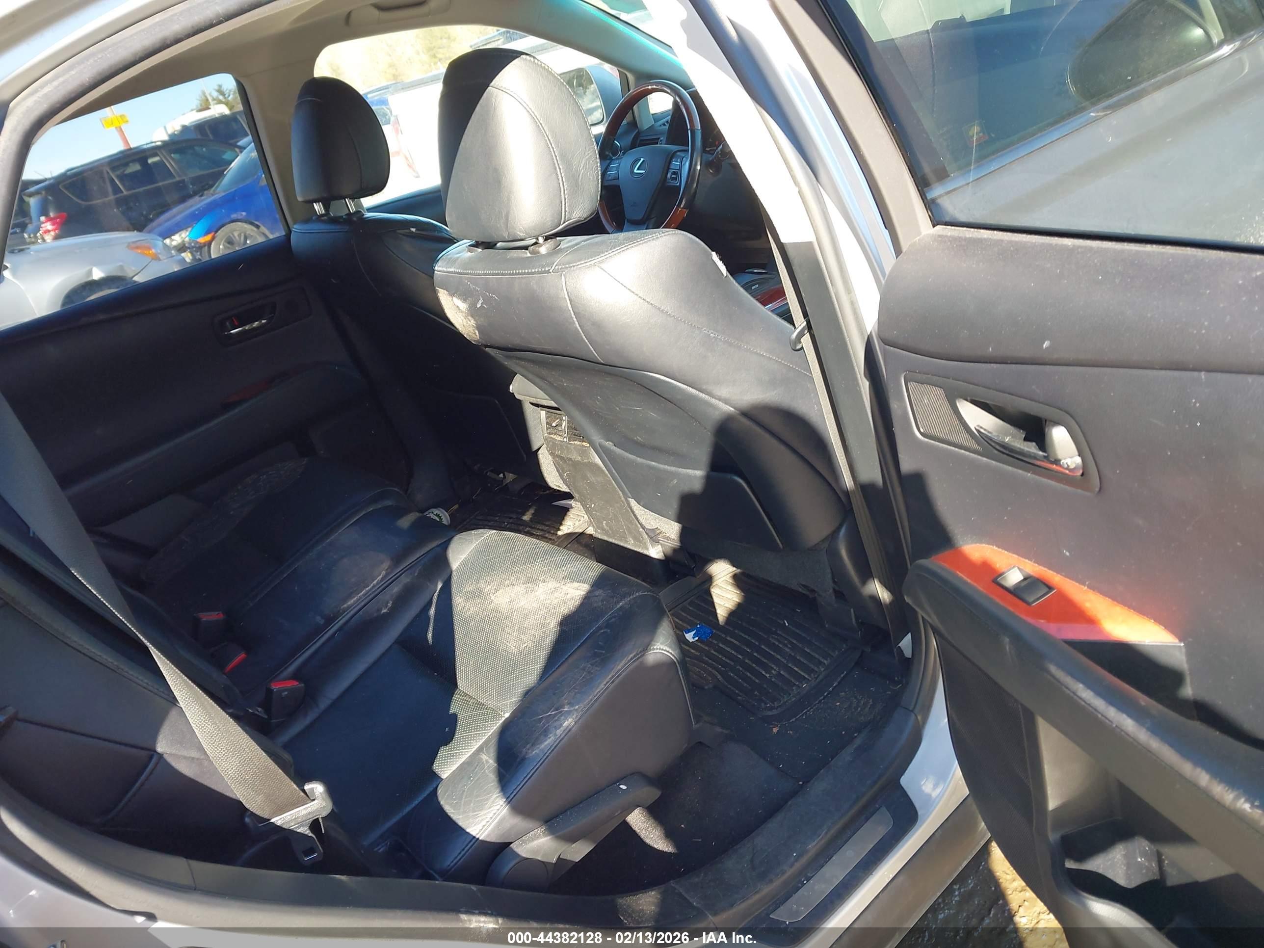 LEXUS RX image 8