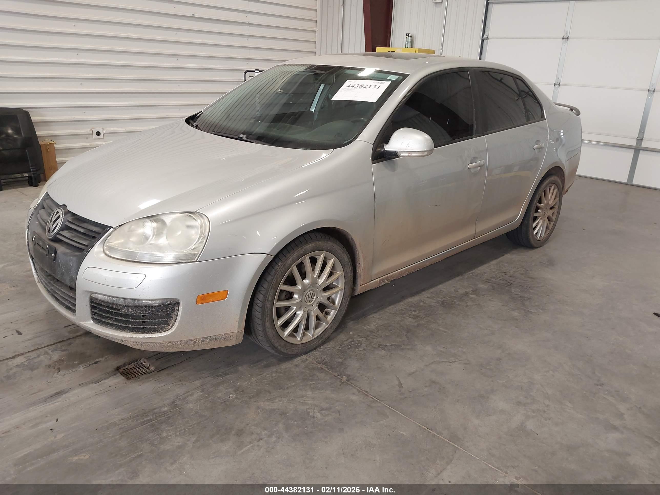 VOLKSWAGEN JETTA image 2