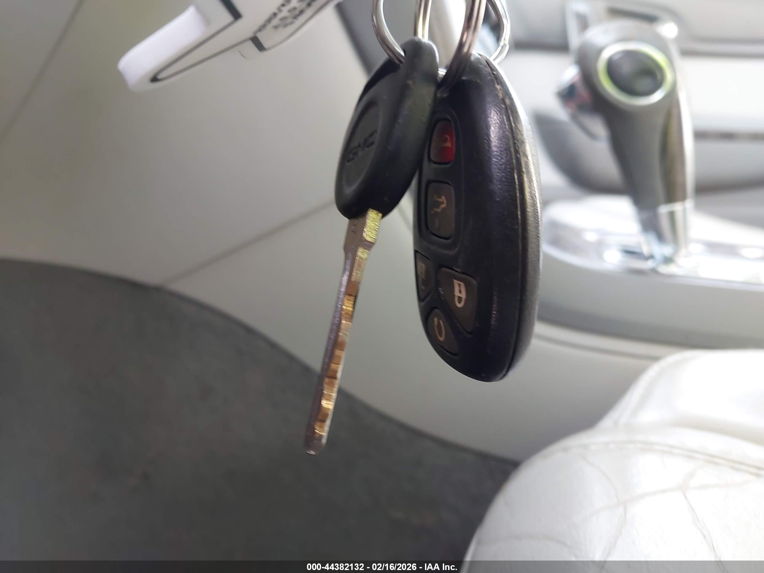 GMC ACADIA image 11