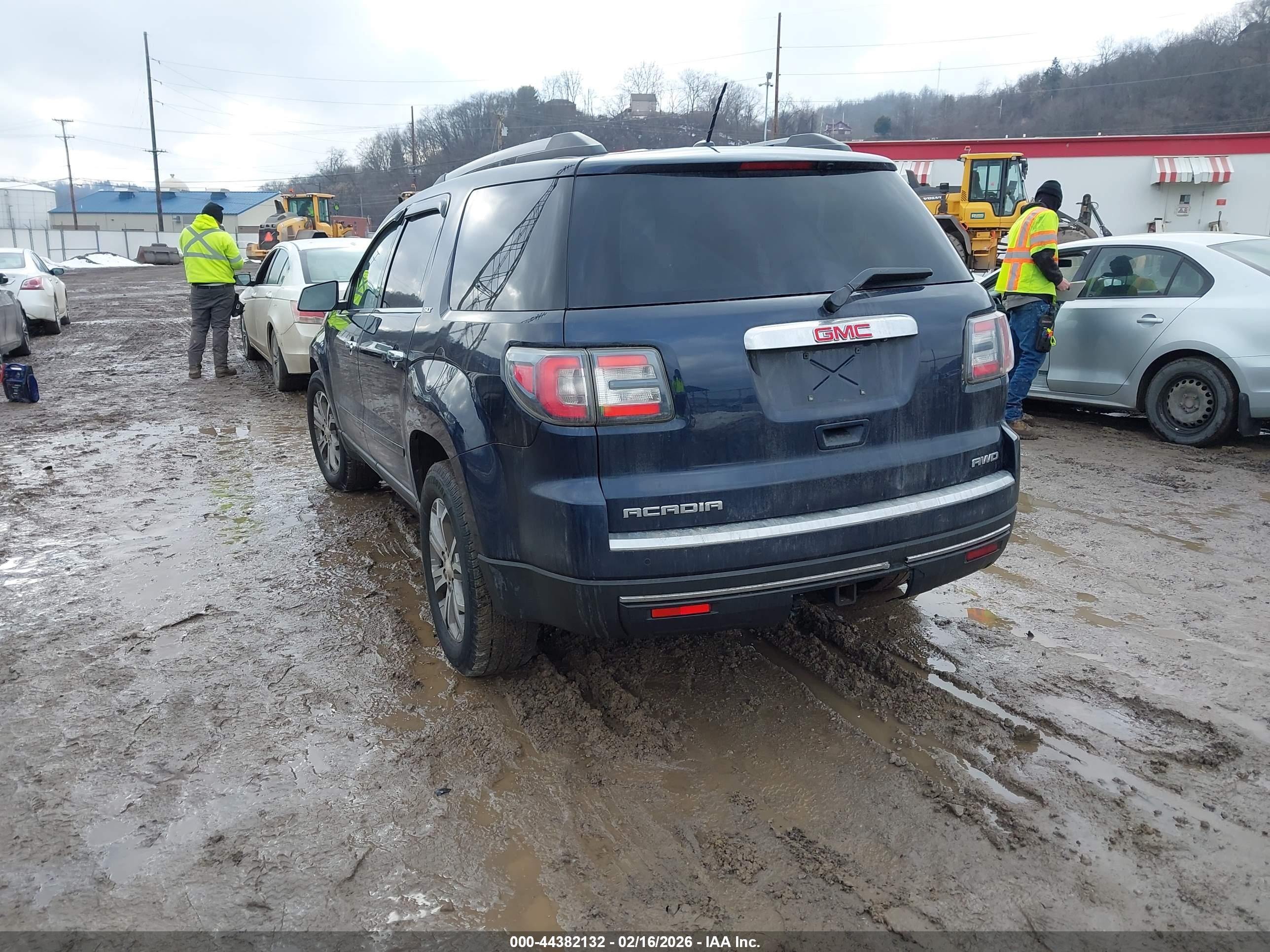GMC ACADIA image 3