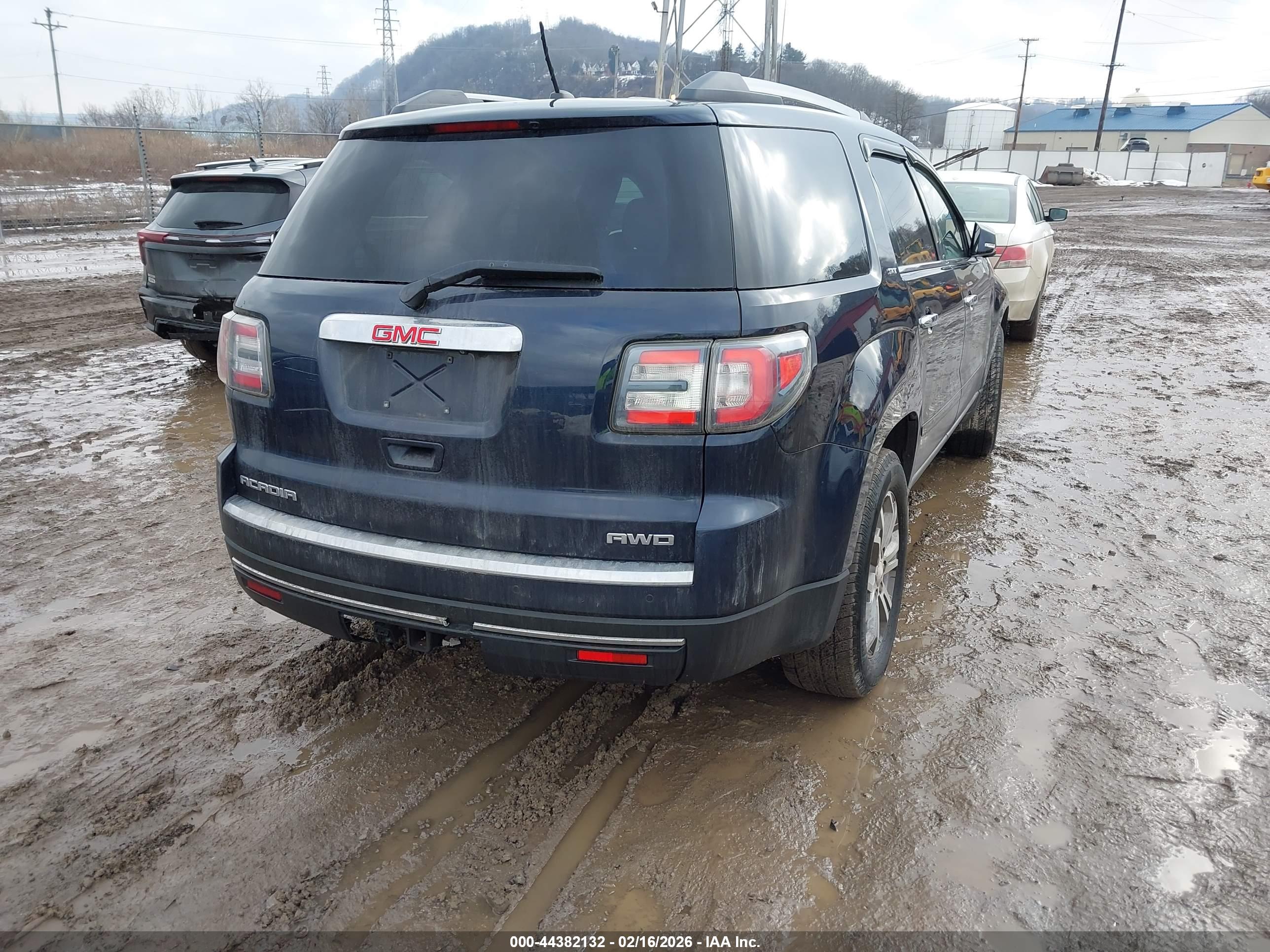 GMC ACADIA image 4