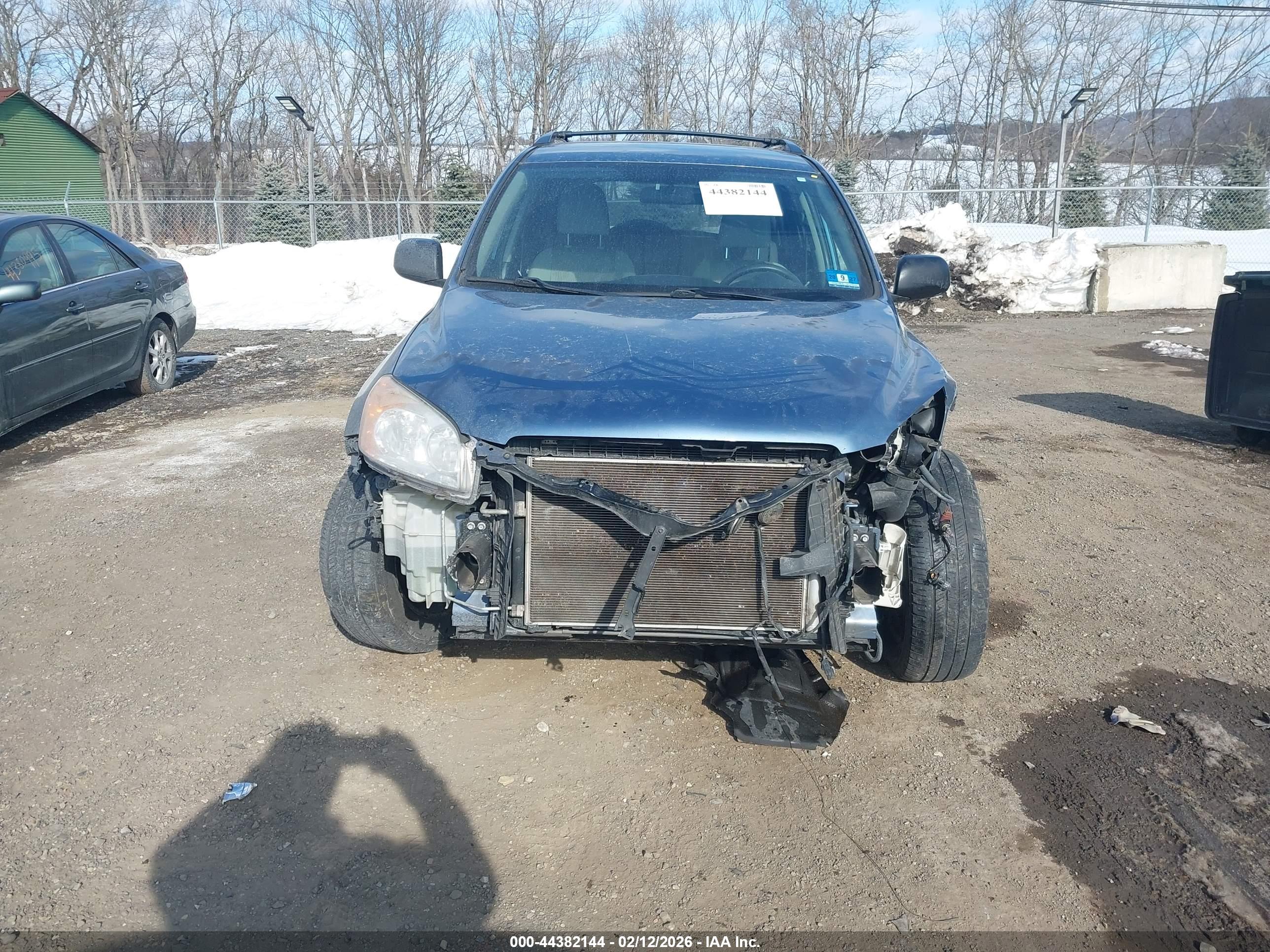 TOYOTA RAV4 image 6
