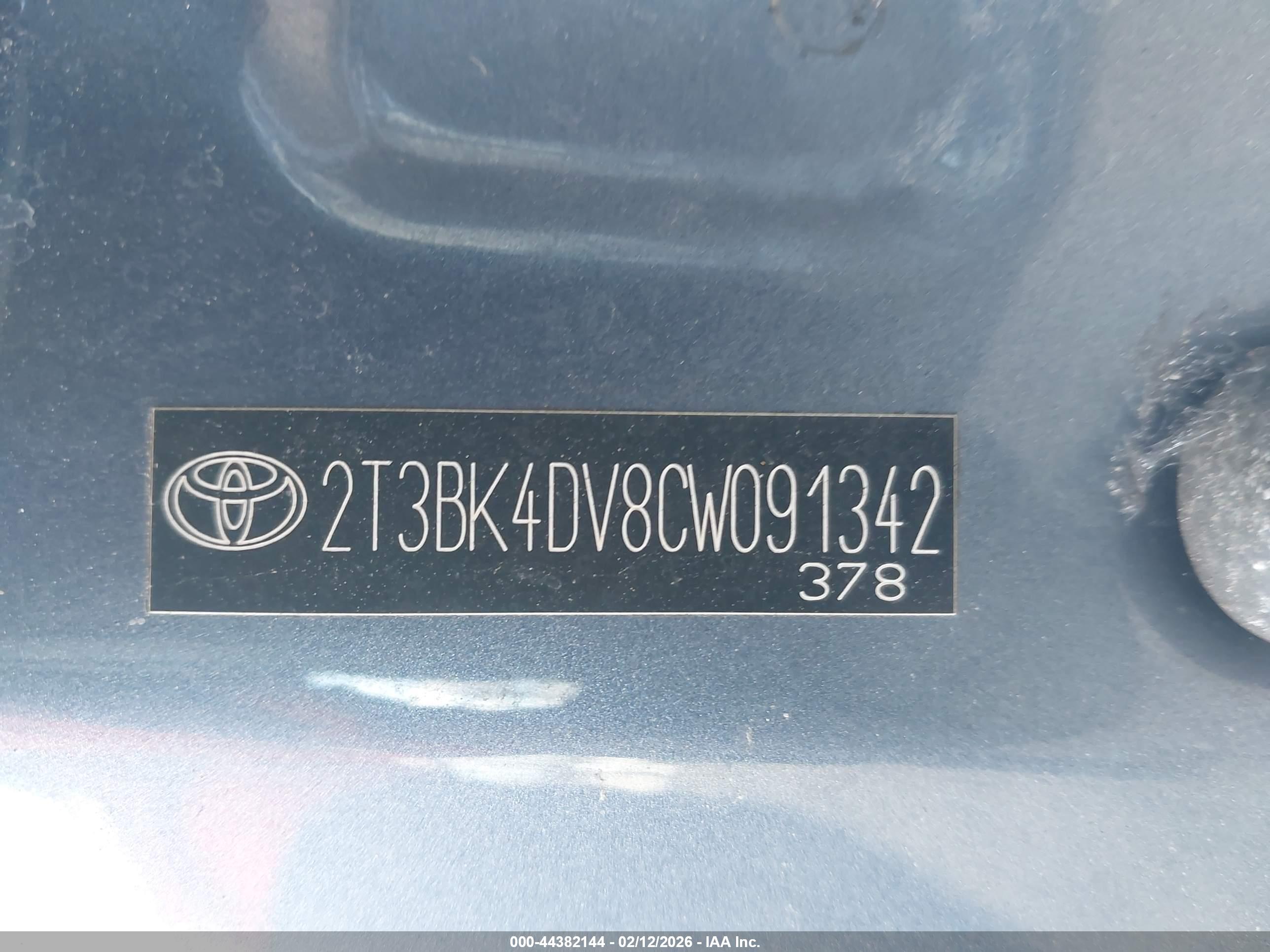 TOYOTA RAV4 image 9