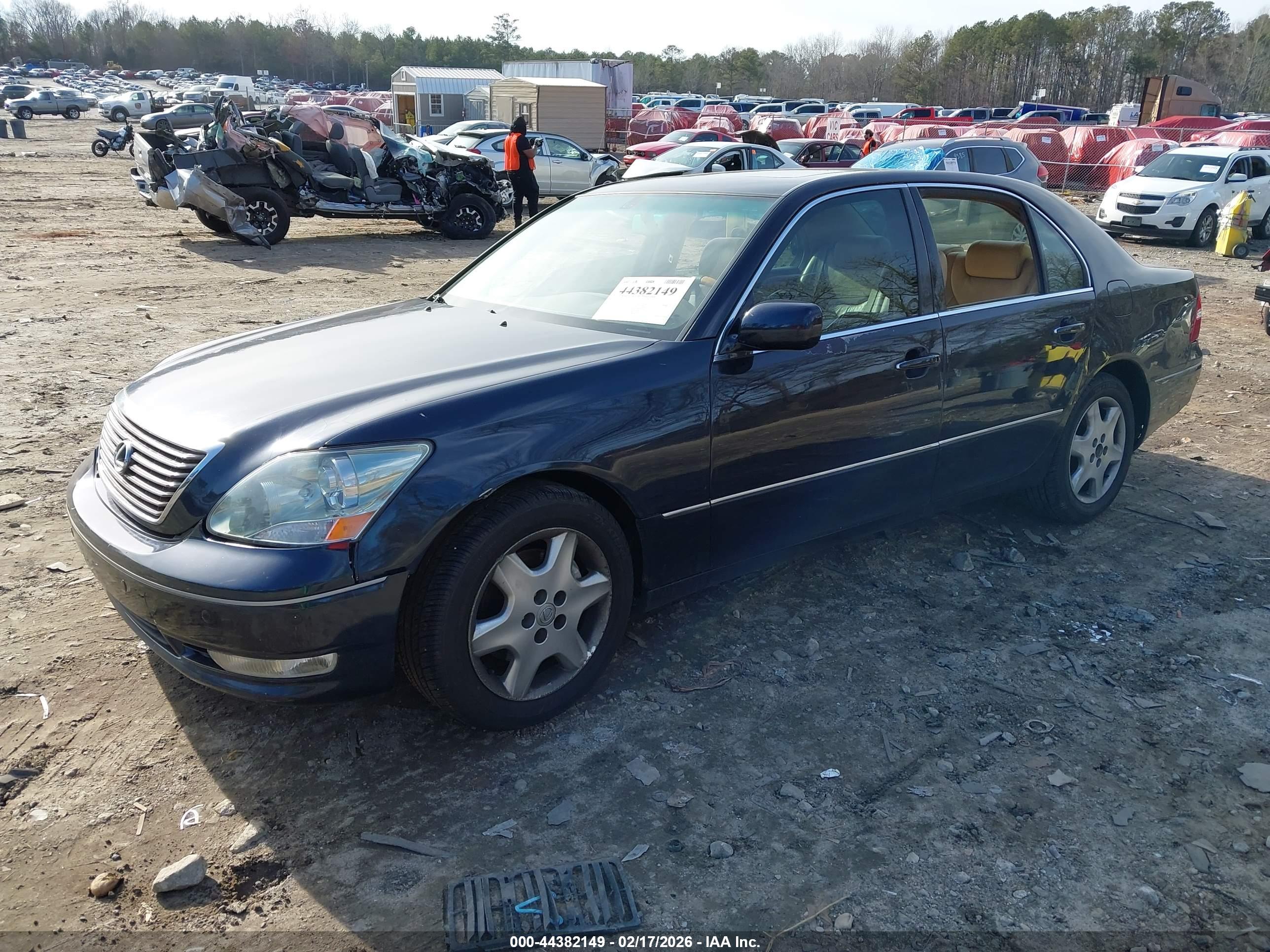 LEXUS LS image 2