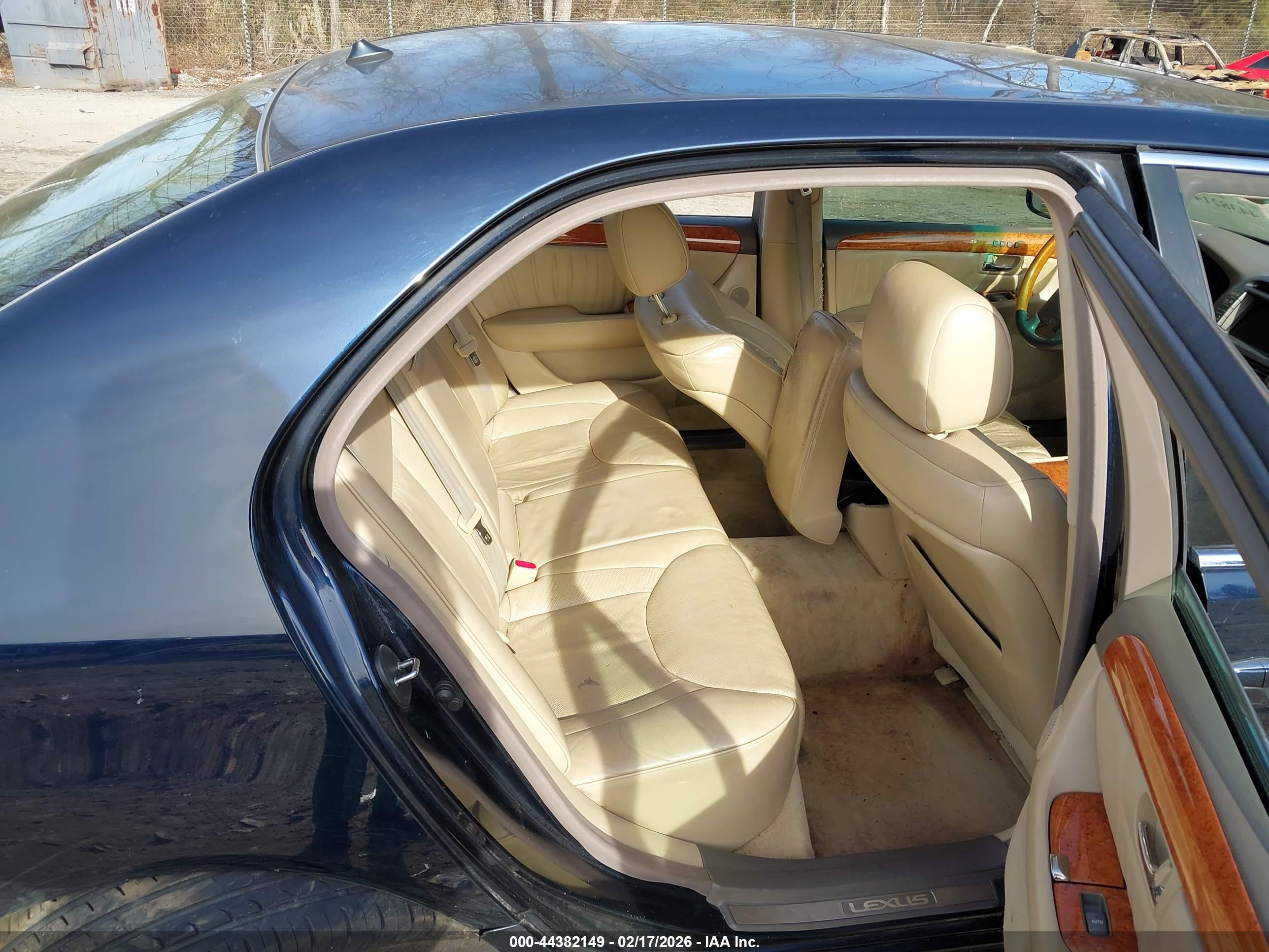 LEXUS LS image 8