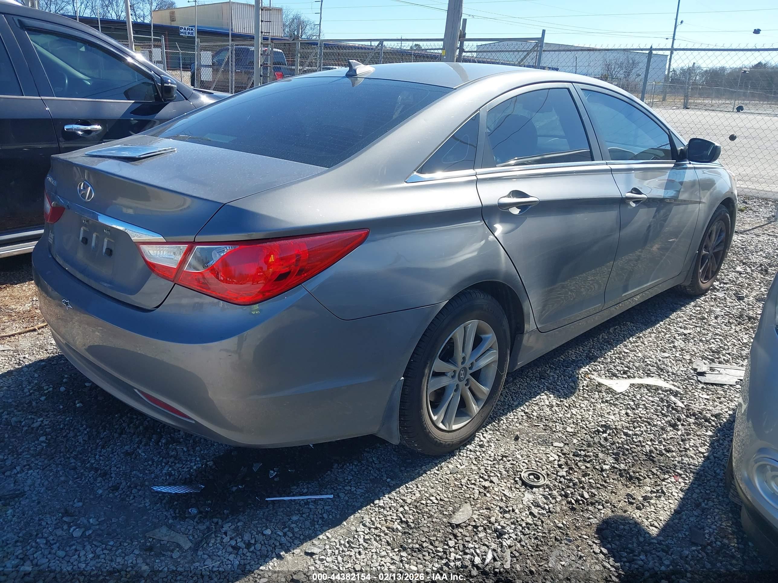 HYUNDAI SONATA image 4