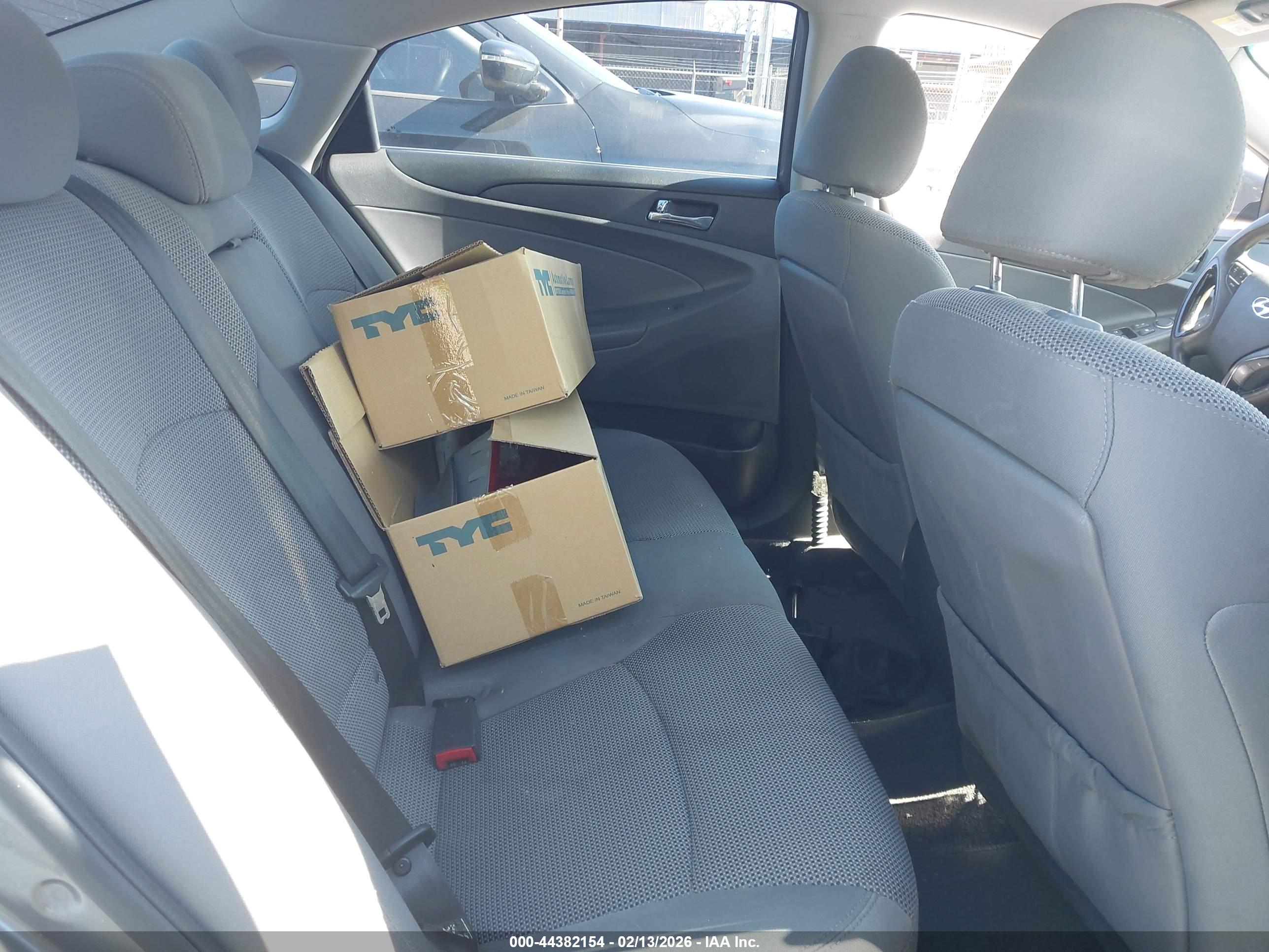 HYUNDAI SONATA image 8