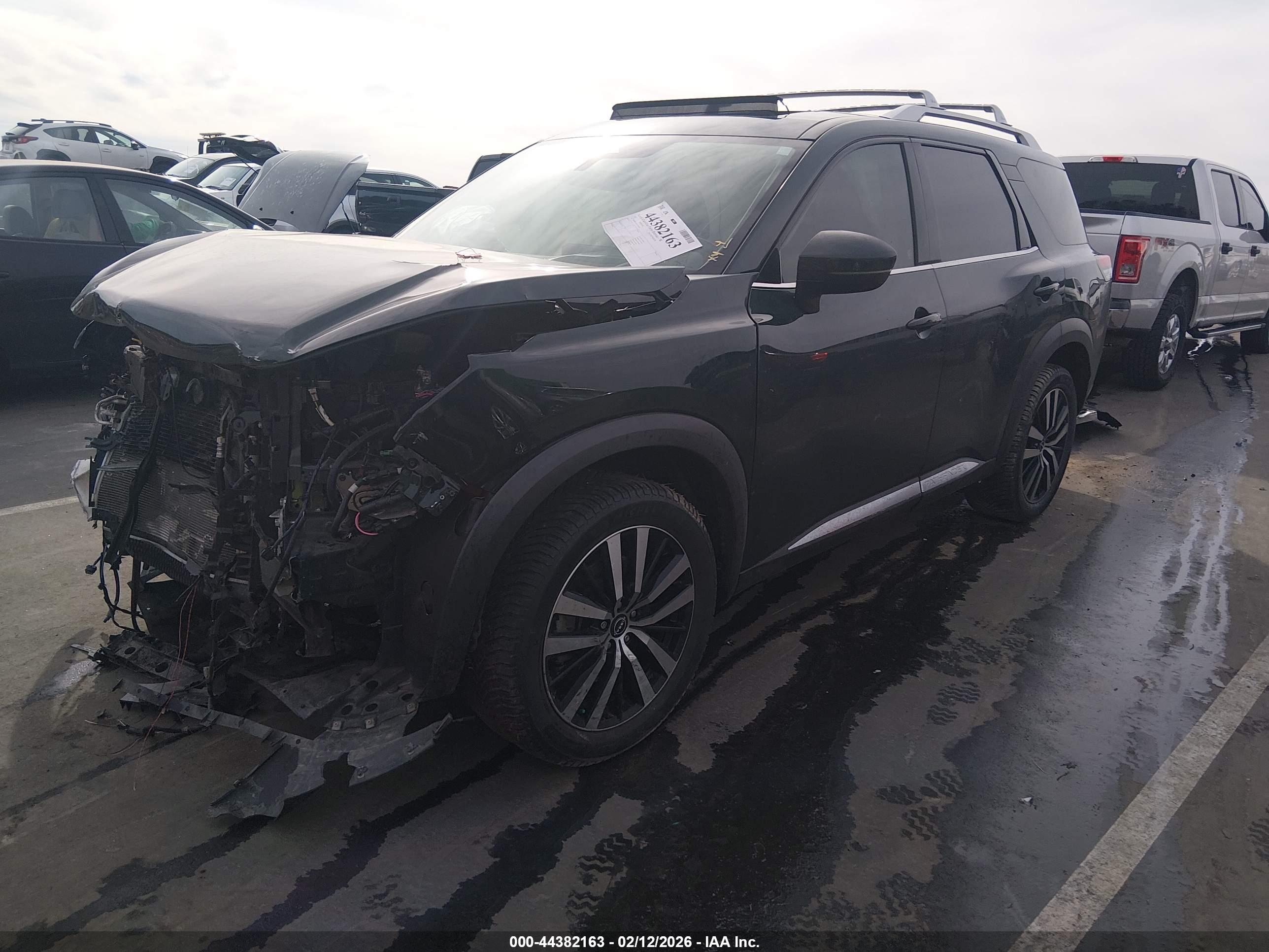 NISSAN PATHFINDER image 2
