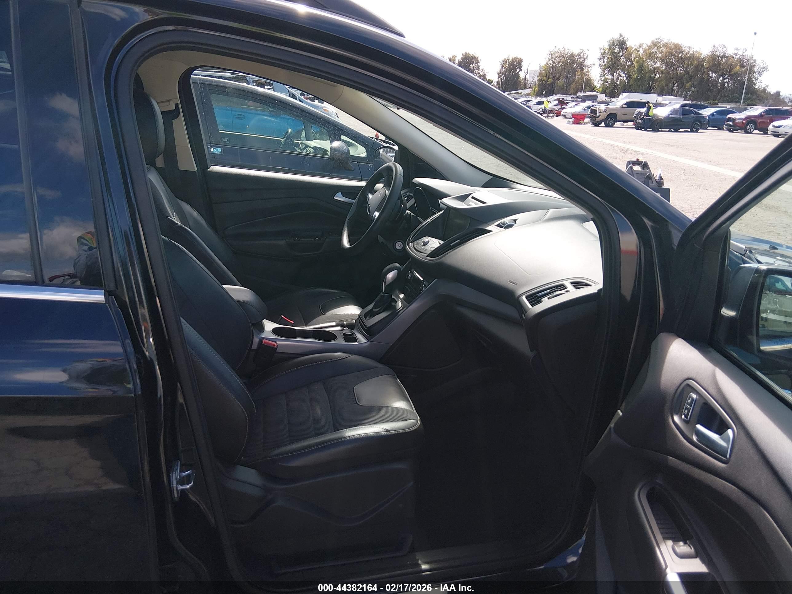 FORD ESCAPE image 5