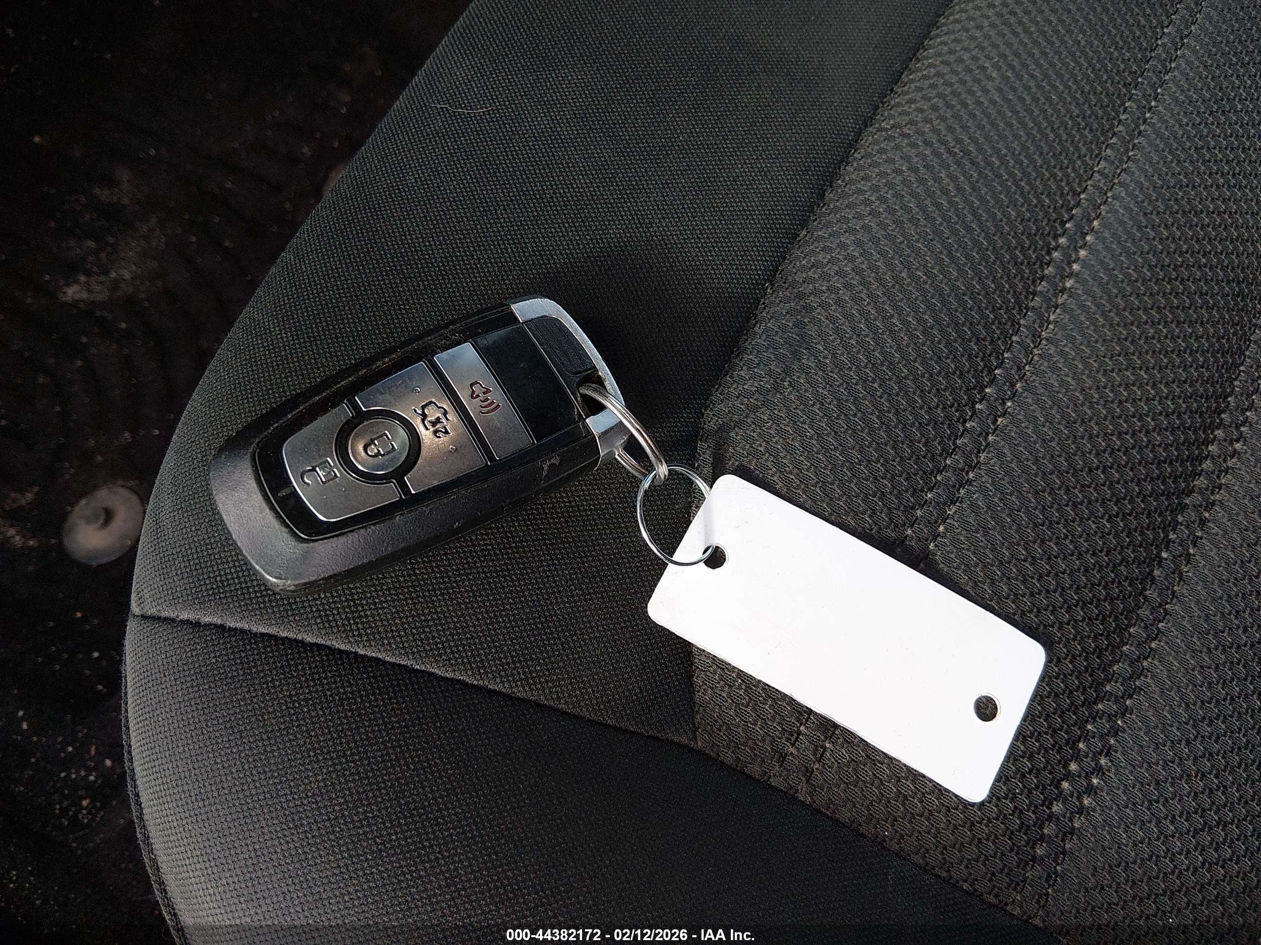 FORD FUSION image 11