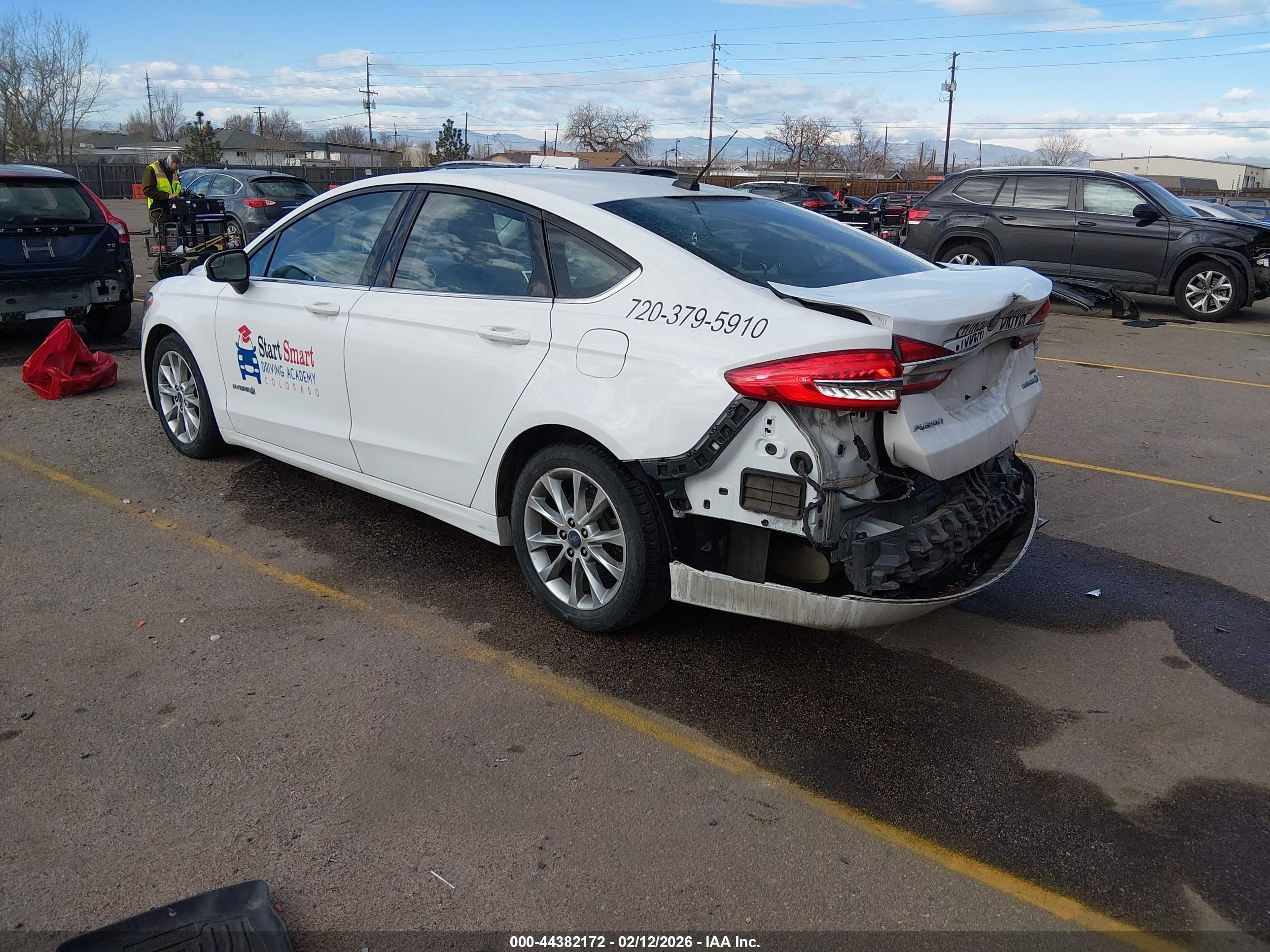 FORD FUSION image 3