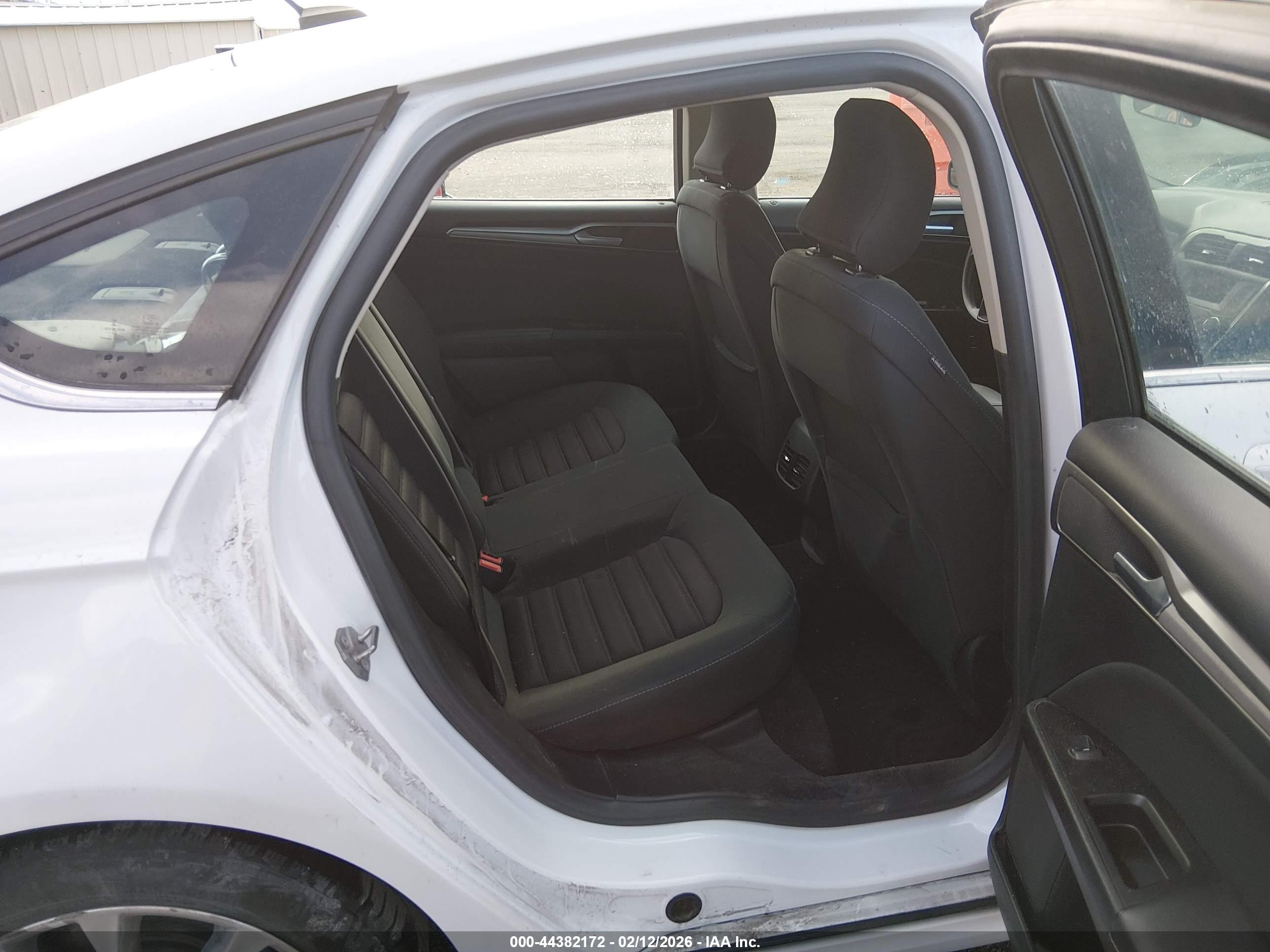 FORD FUSION image 8