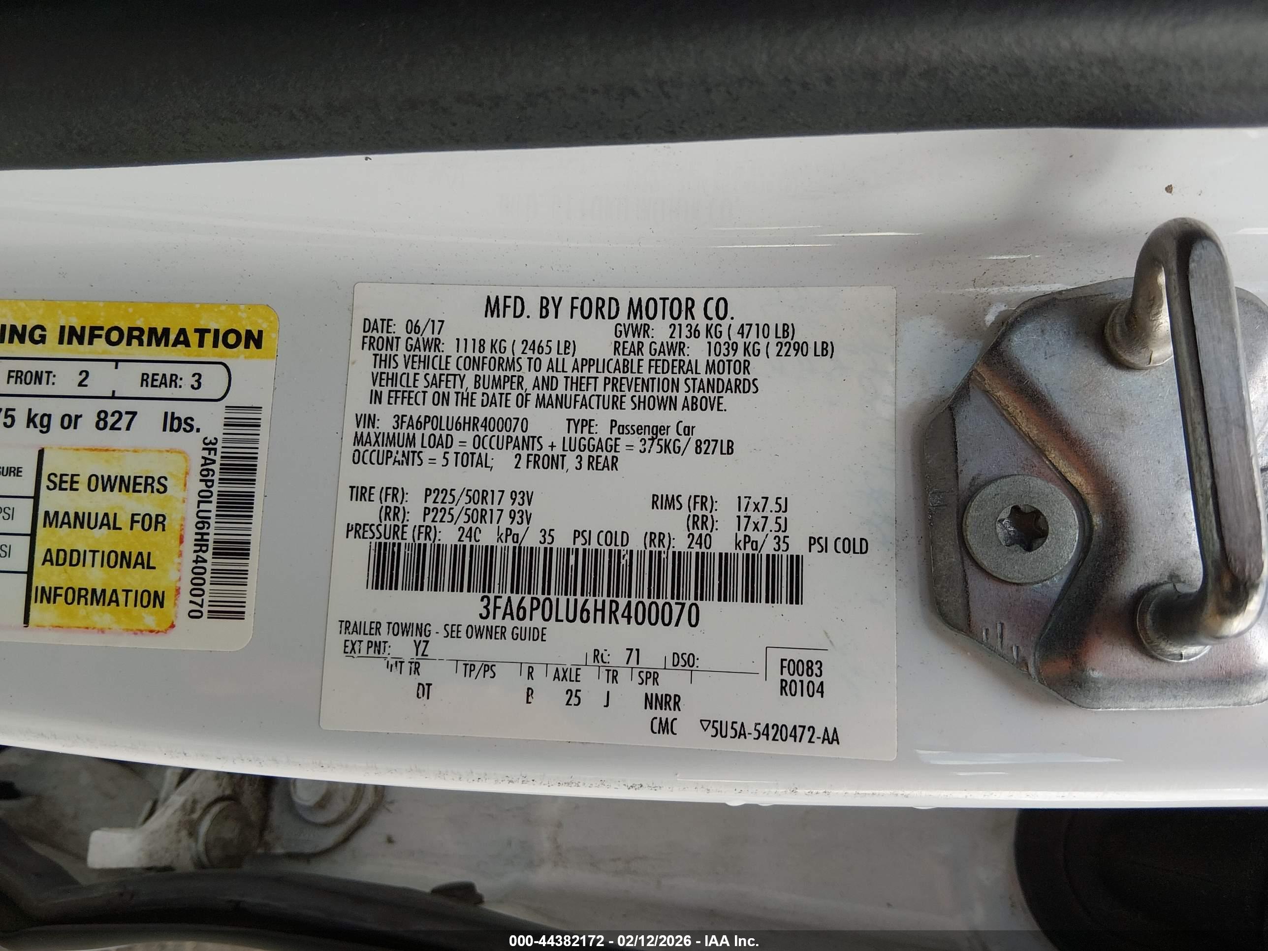 FORD FUSION image 9