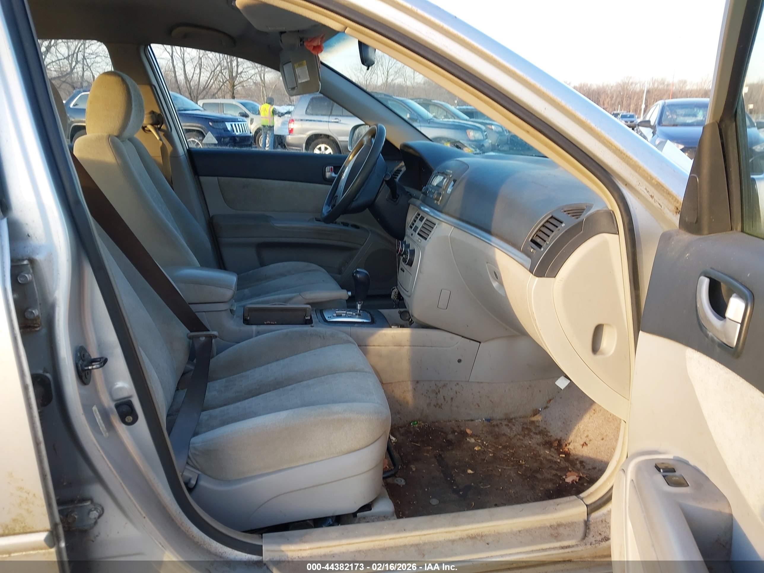 HYUNDAI SONATA image 5
