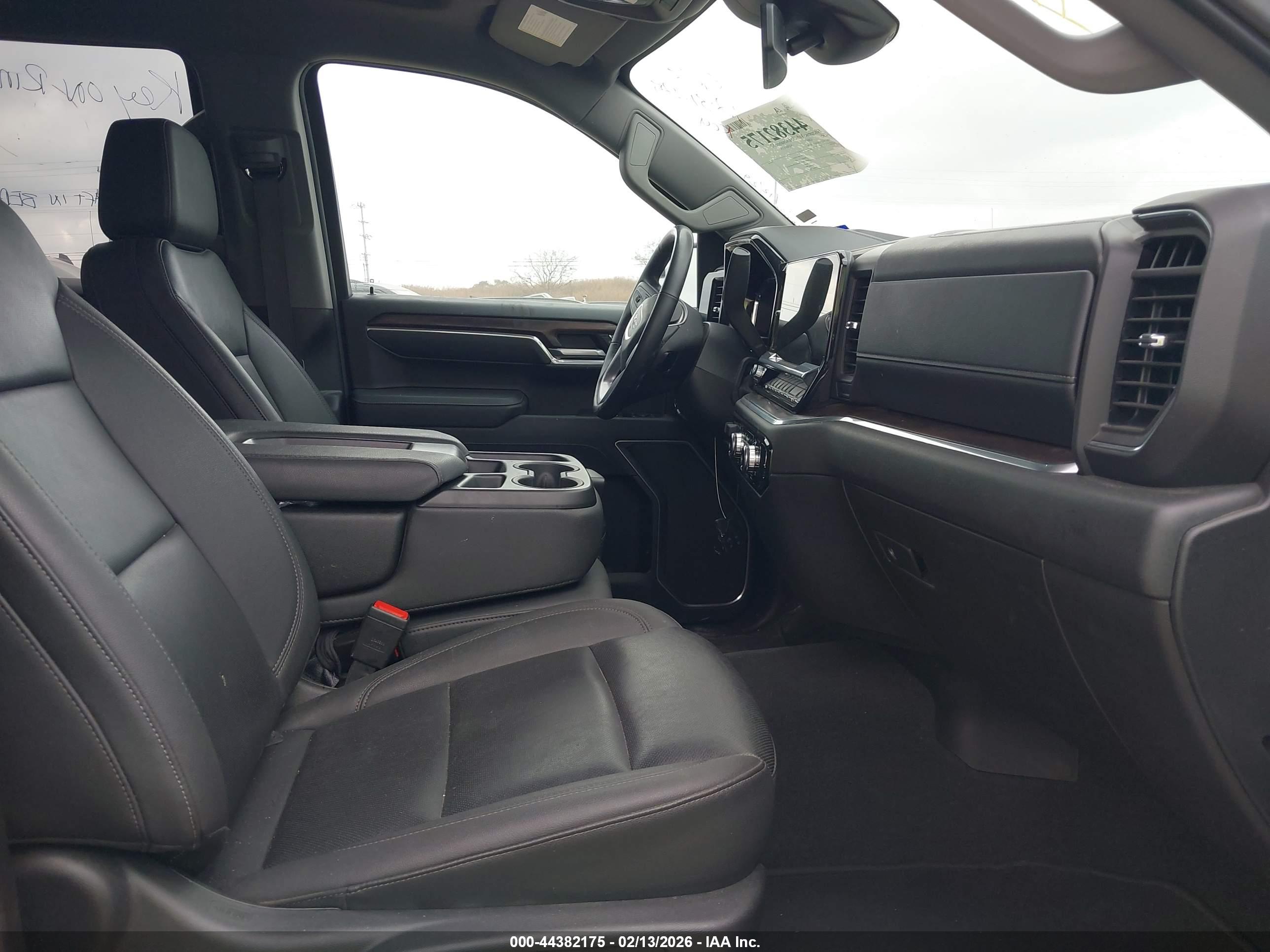 GMC SIERRA image 5