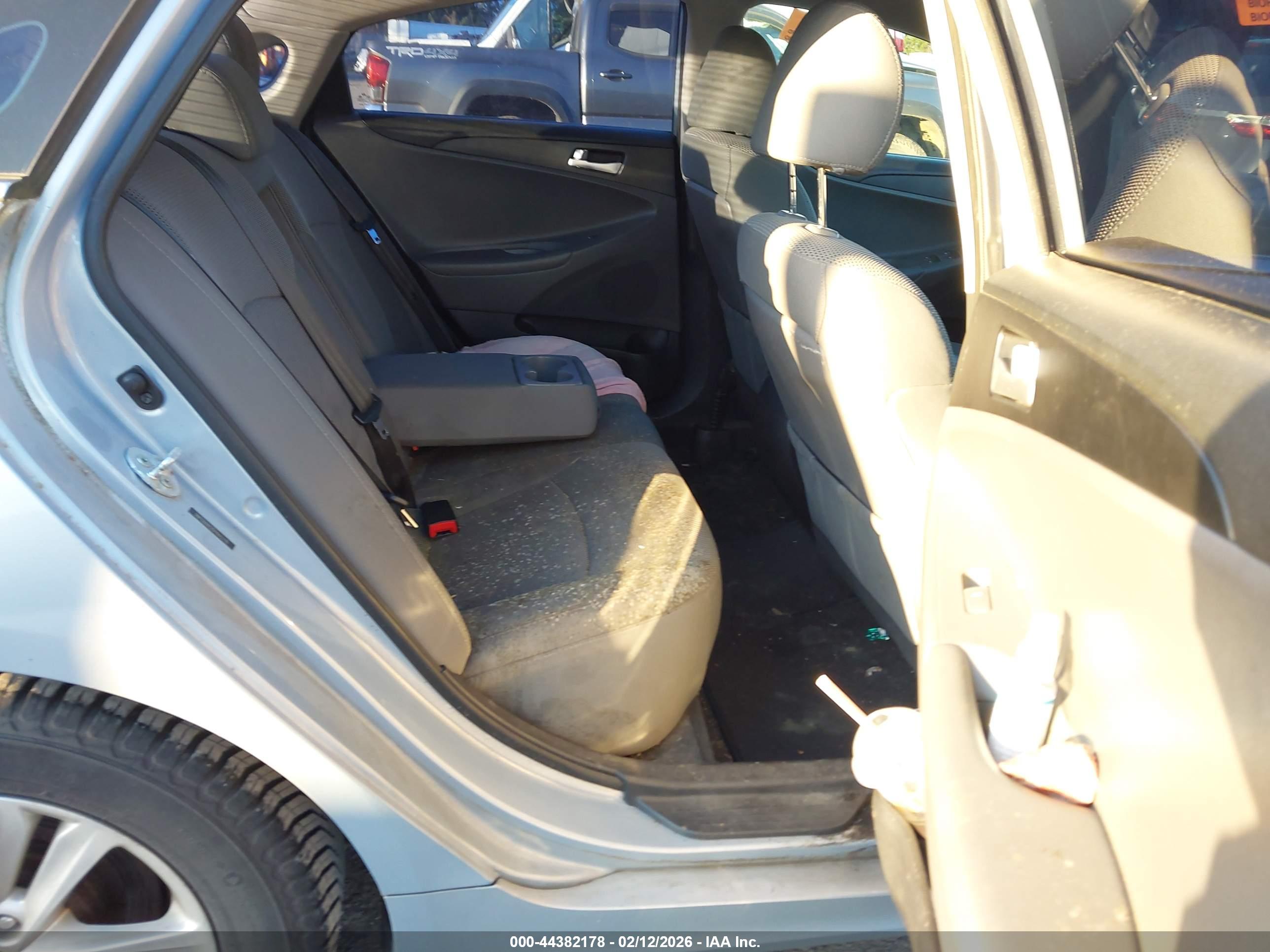 HYUNDAI SONATA image 8