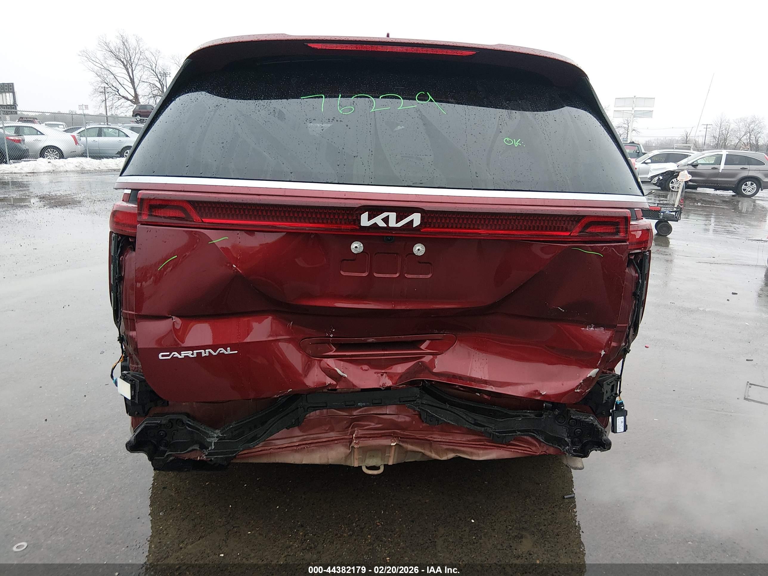 KIA CARNIVAL image 6