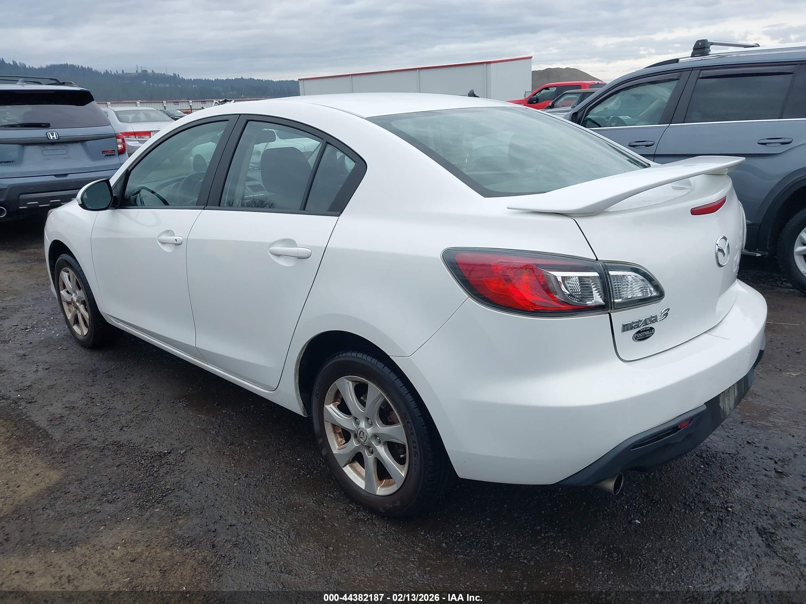 MAZDA MAZDA3 image 3