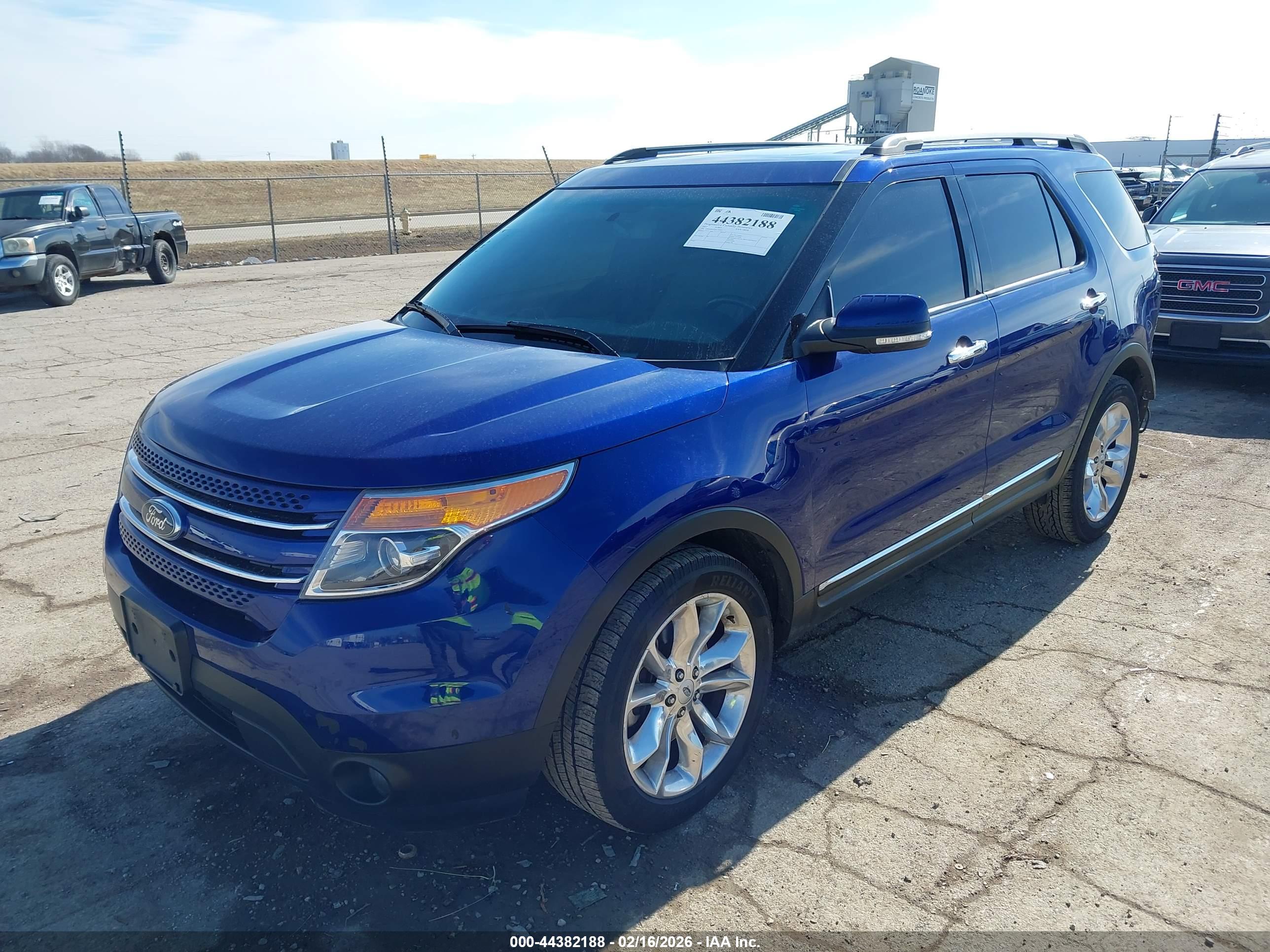 FORD EXPLORER image 2