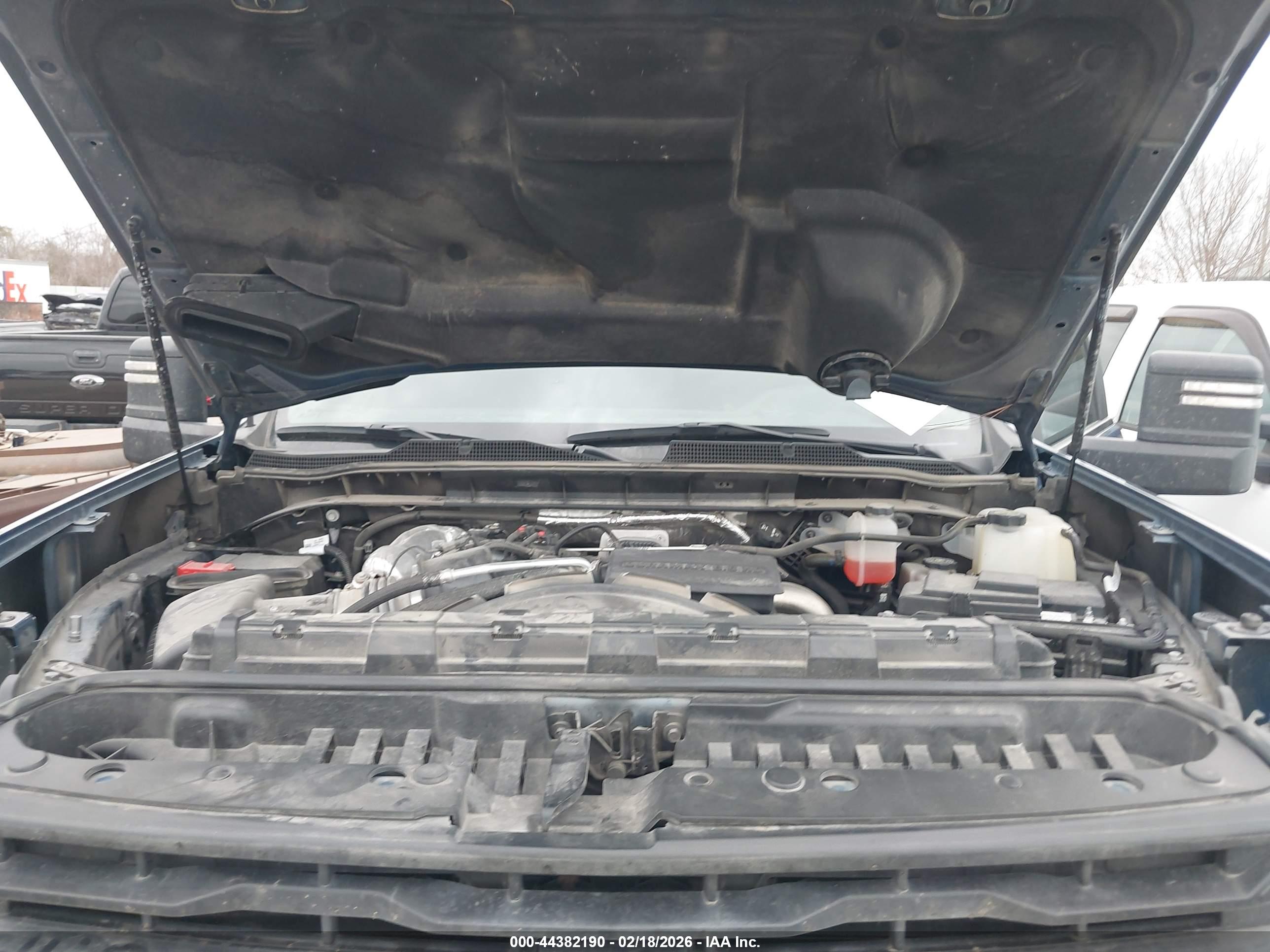 CHEVROLET SILVERADO image 10