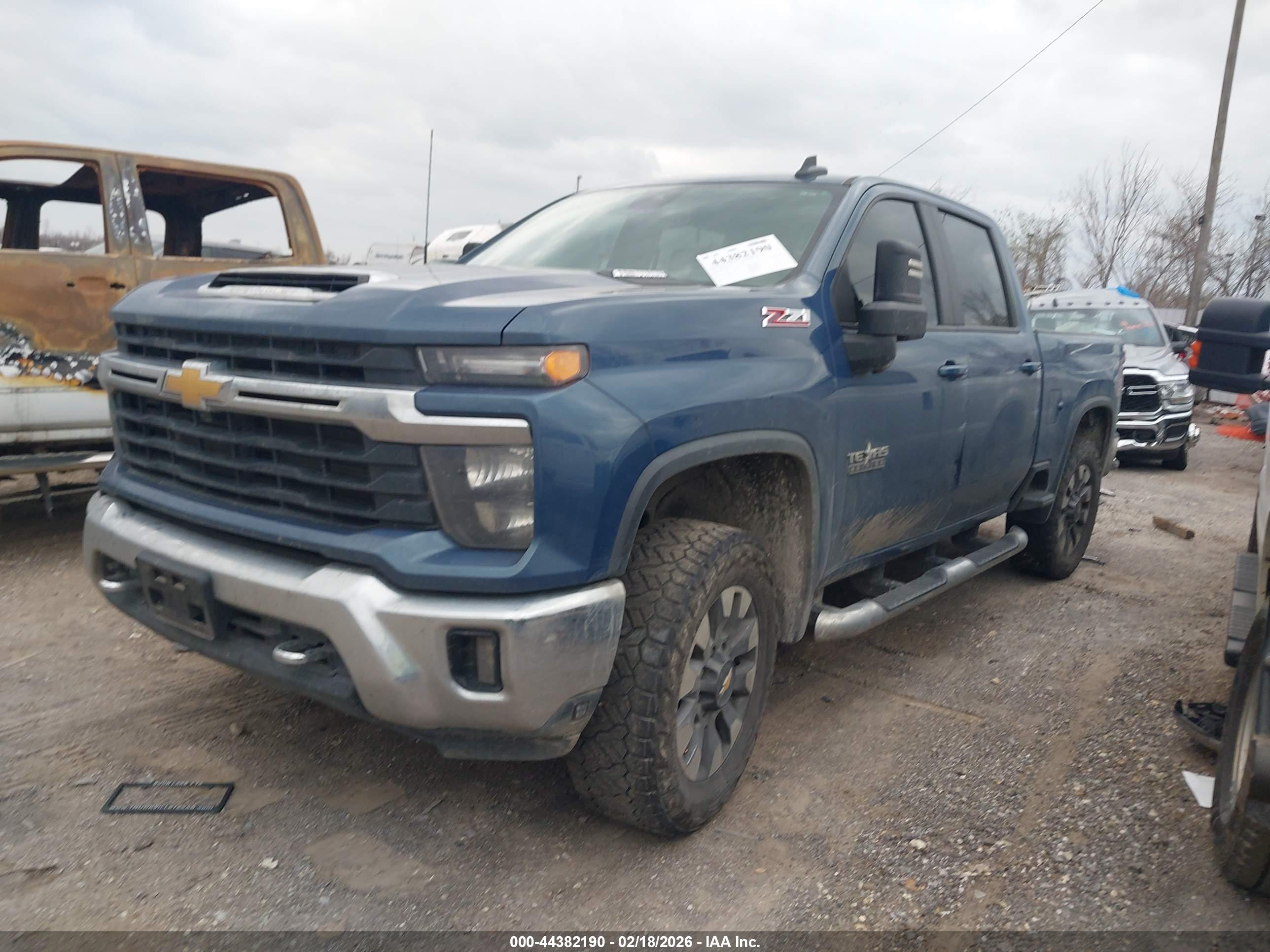 CHEVROLET SILVERADO image 2