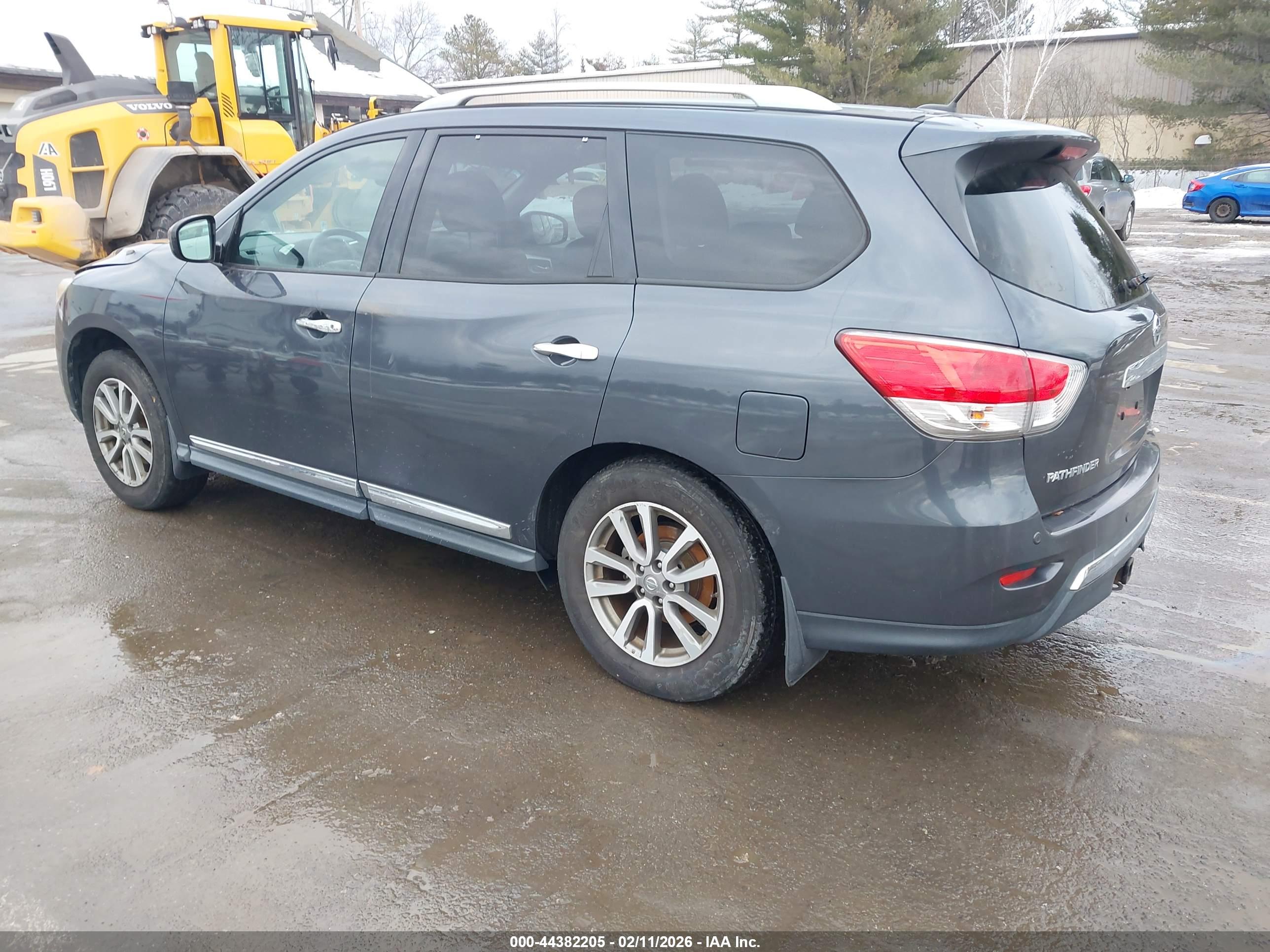 NISSAN PATHFINDER image 3