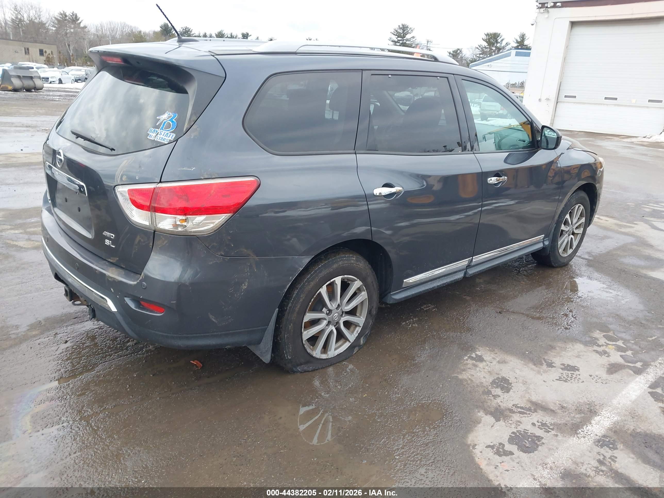 NISSAN PATHFINDER image 4