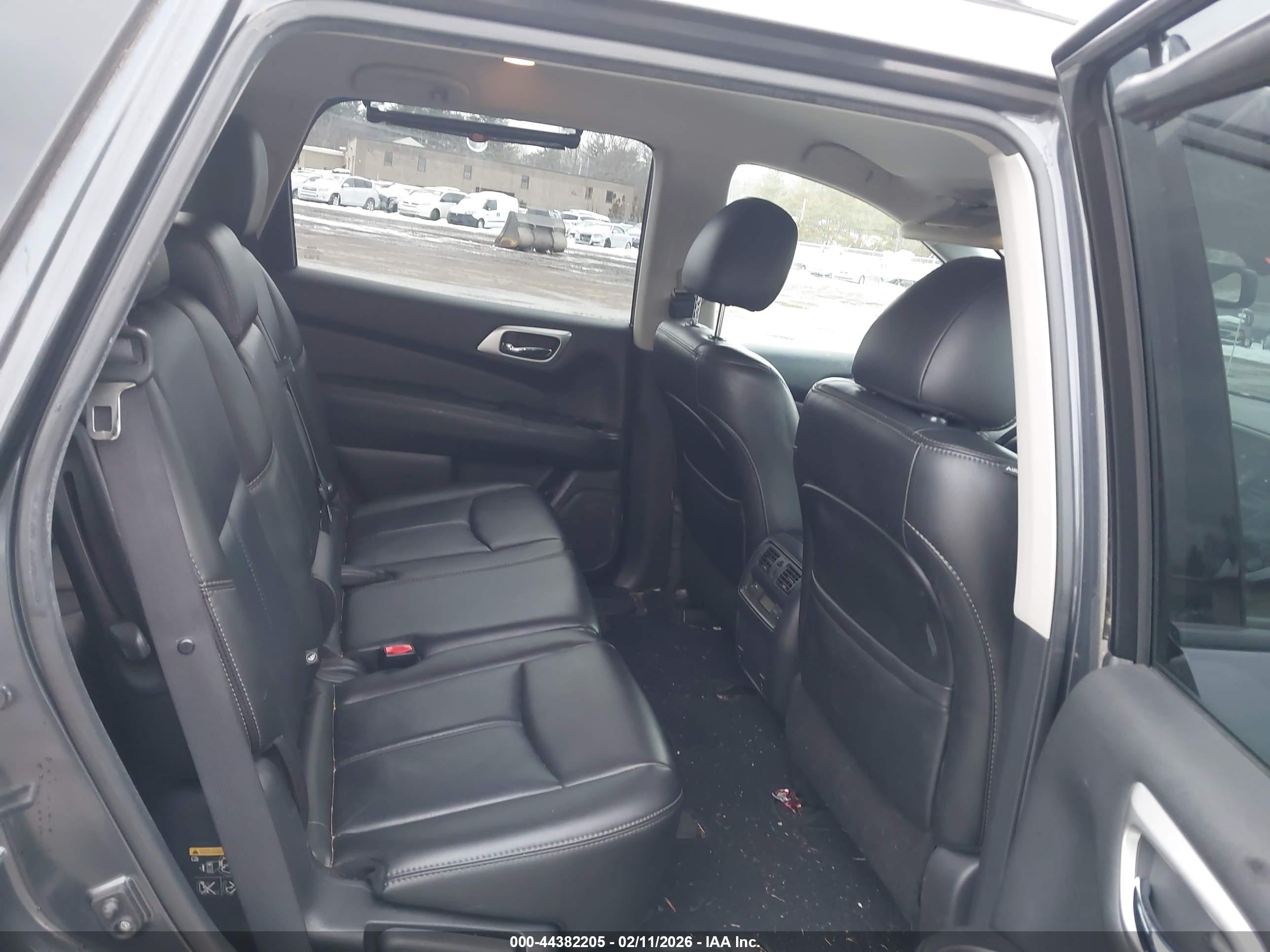 NISSAN PATHFINDER image 8