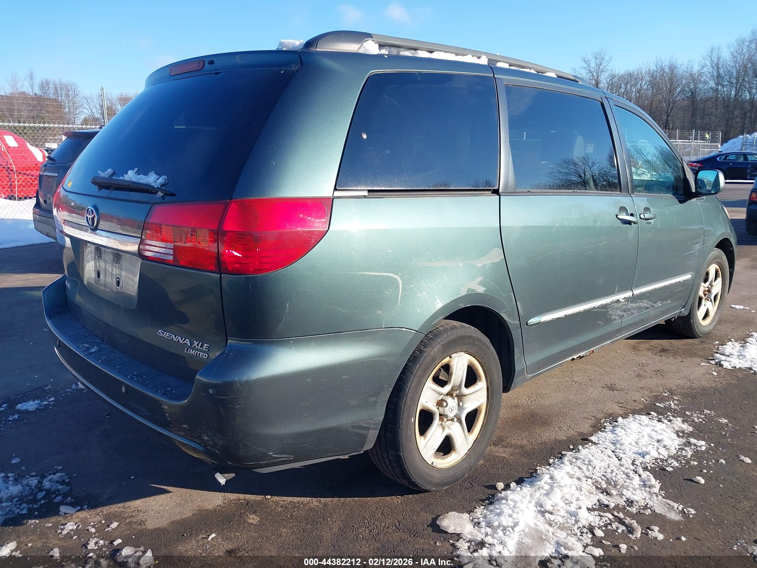 TOYOTA SIENNA image 4
