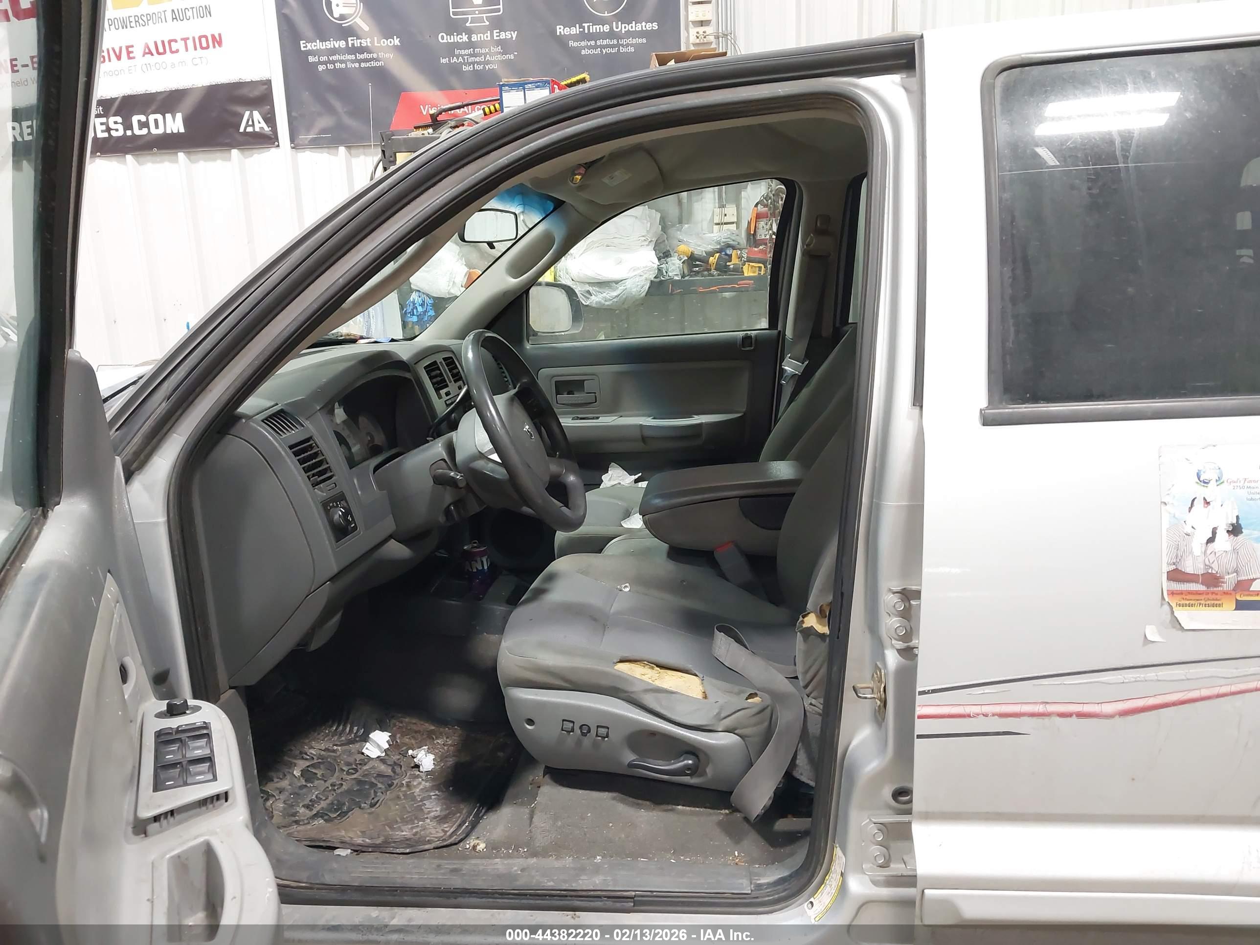 DODGE DAKOTA image 5