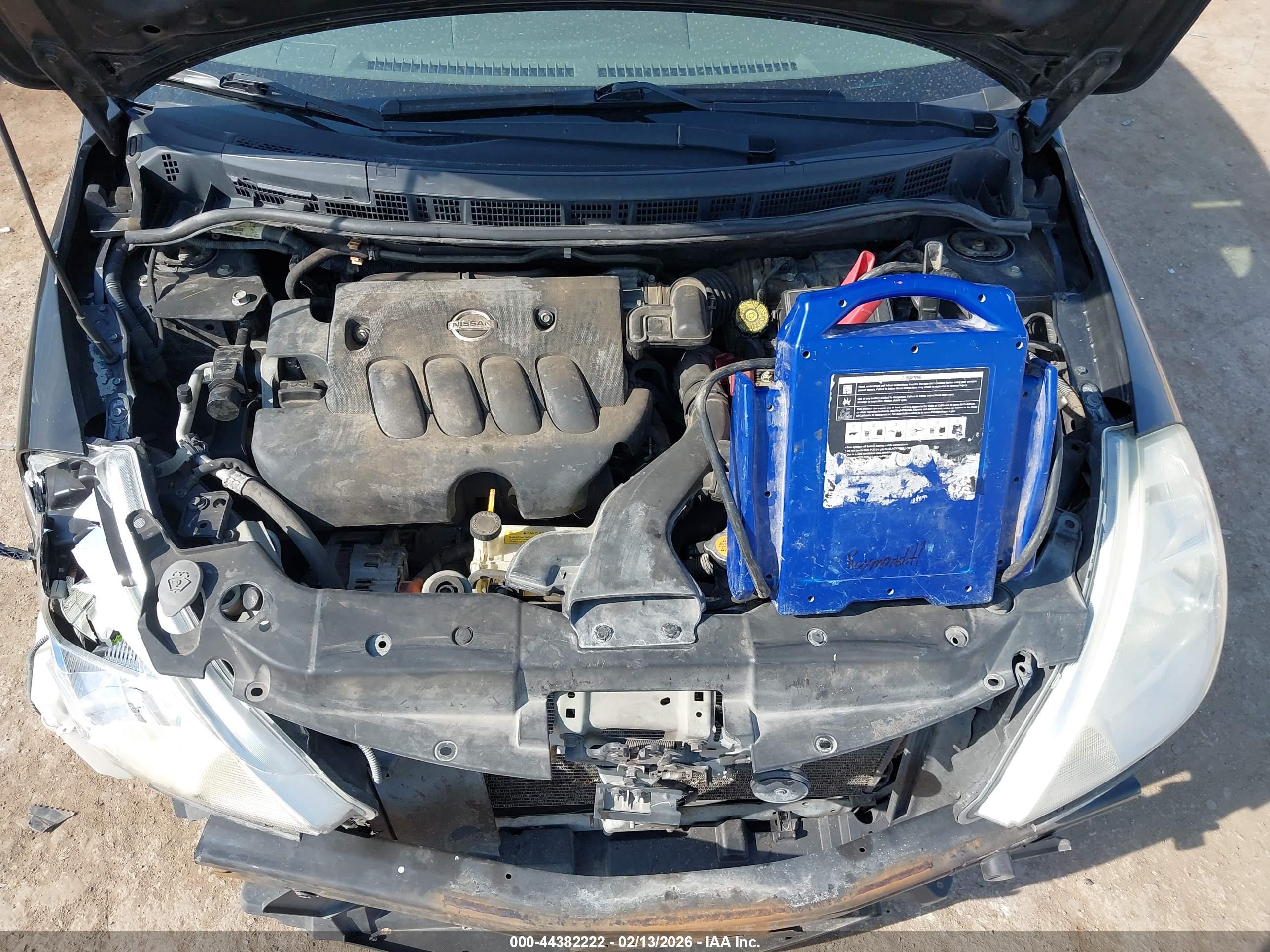 NISSAN VERSA image 10
