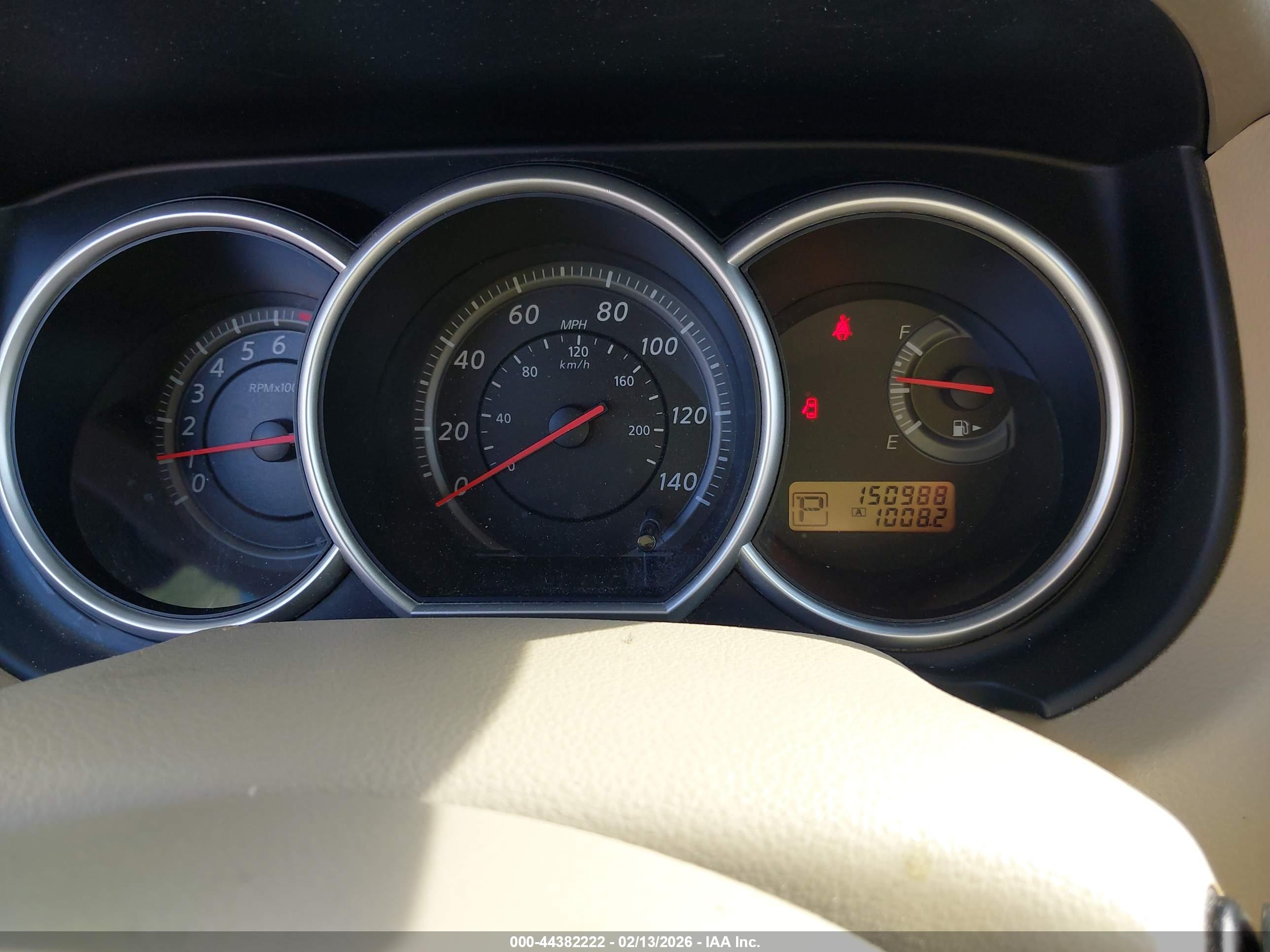 NISSAN VERSA image 7