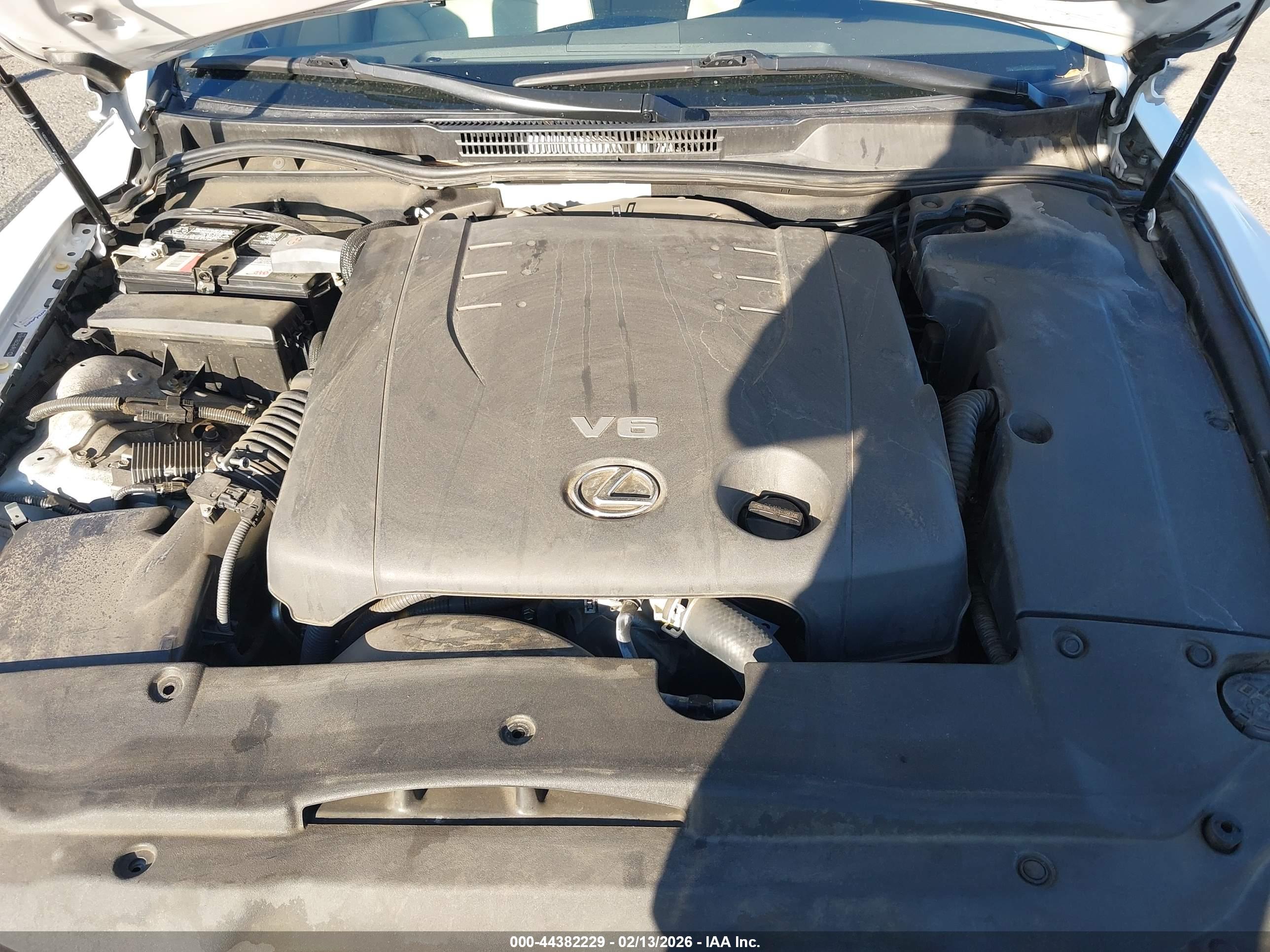 LEXUS IS image 10
