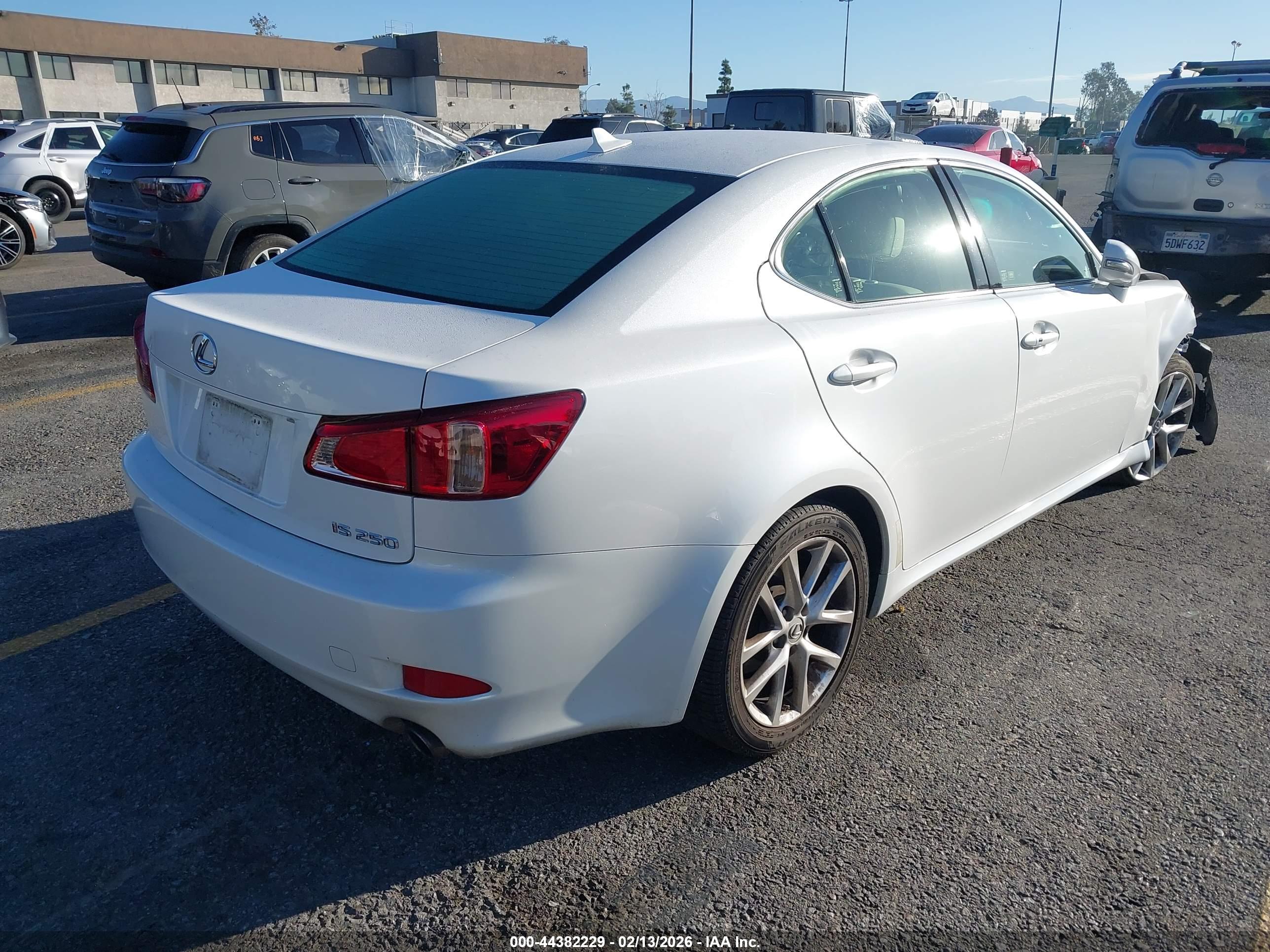 LEXUS IS image 4