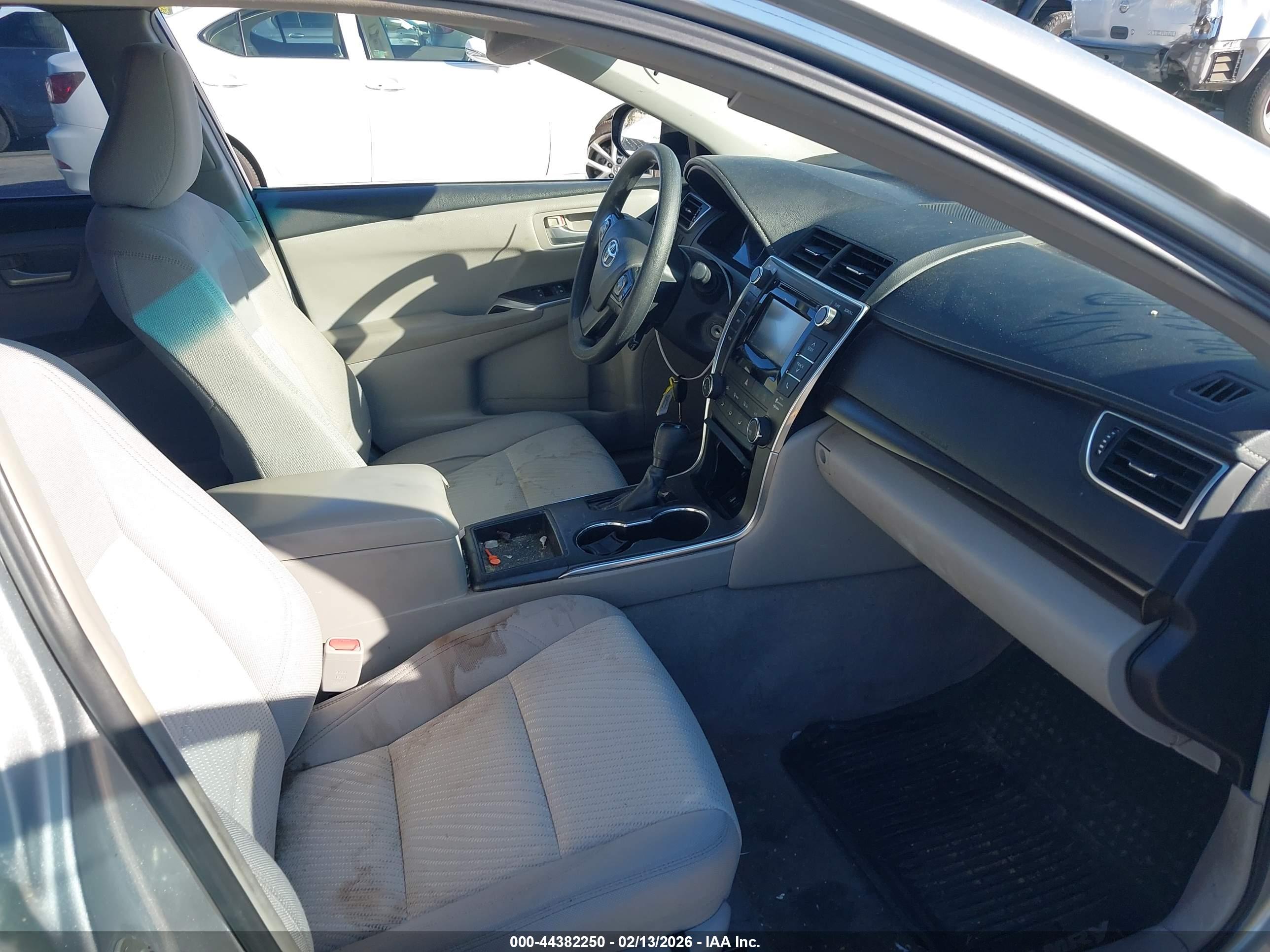 TOYOTA CAMRY image 5