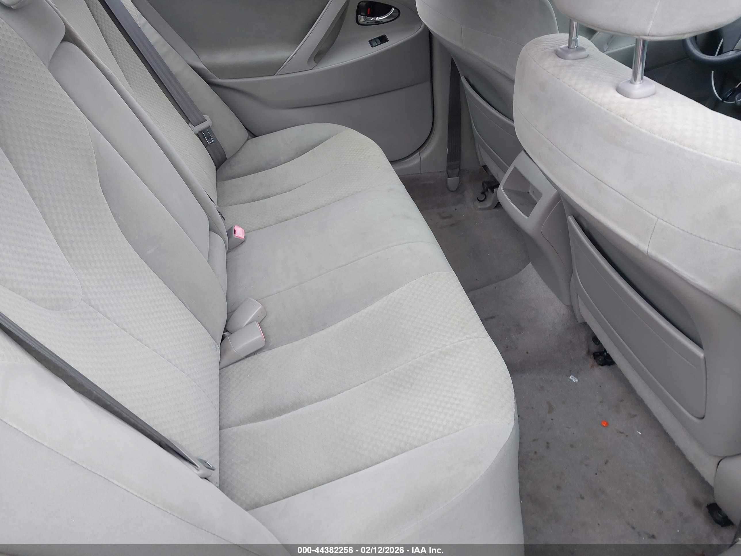 TOYOTA CAMRY image 8
