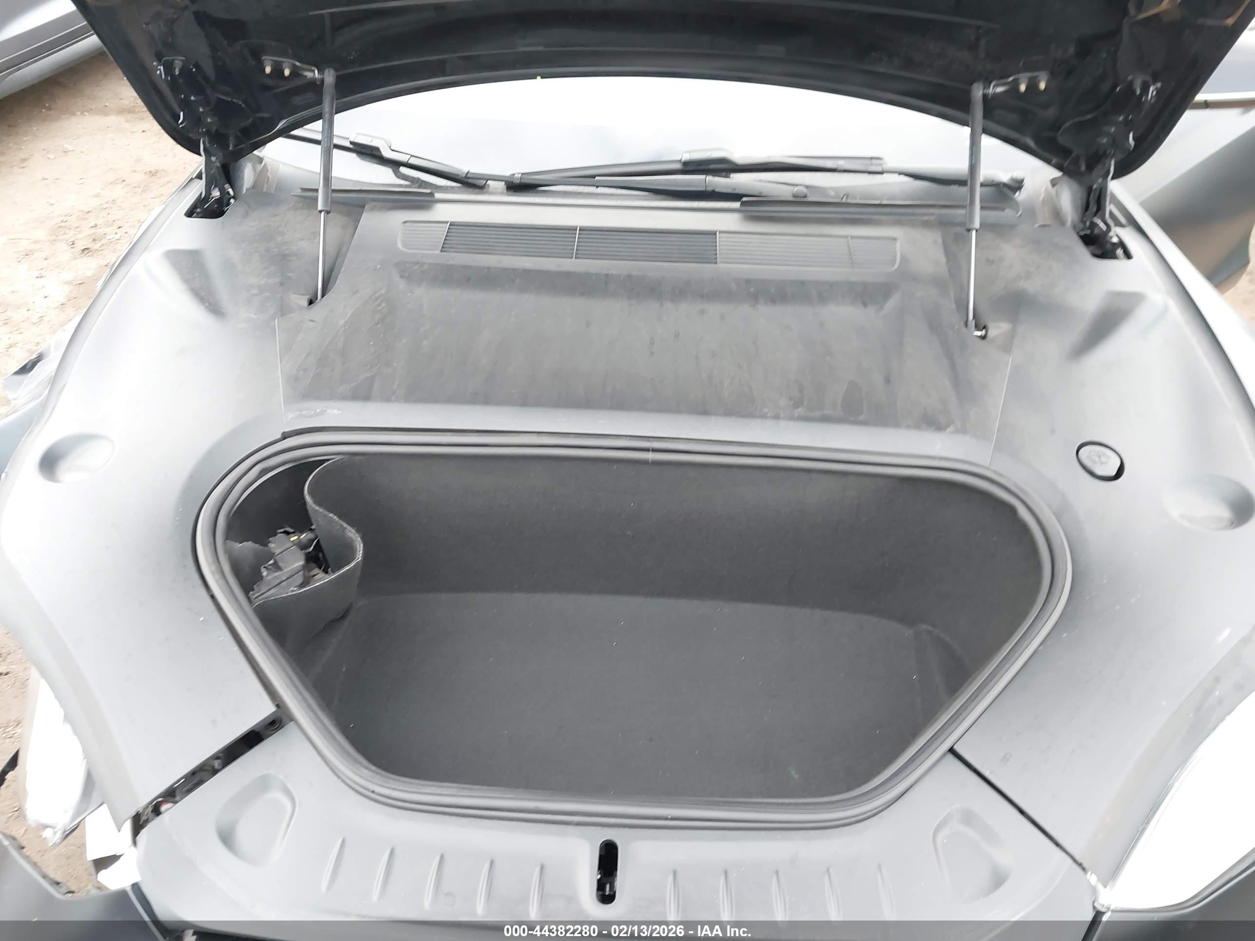 TESLA MODEL image 10