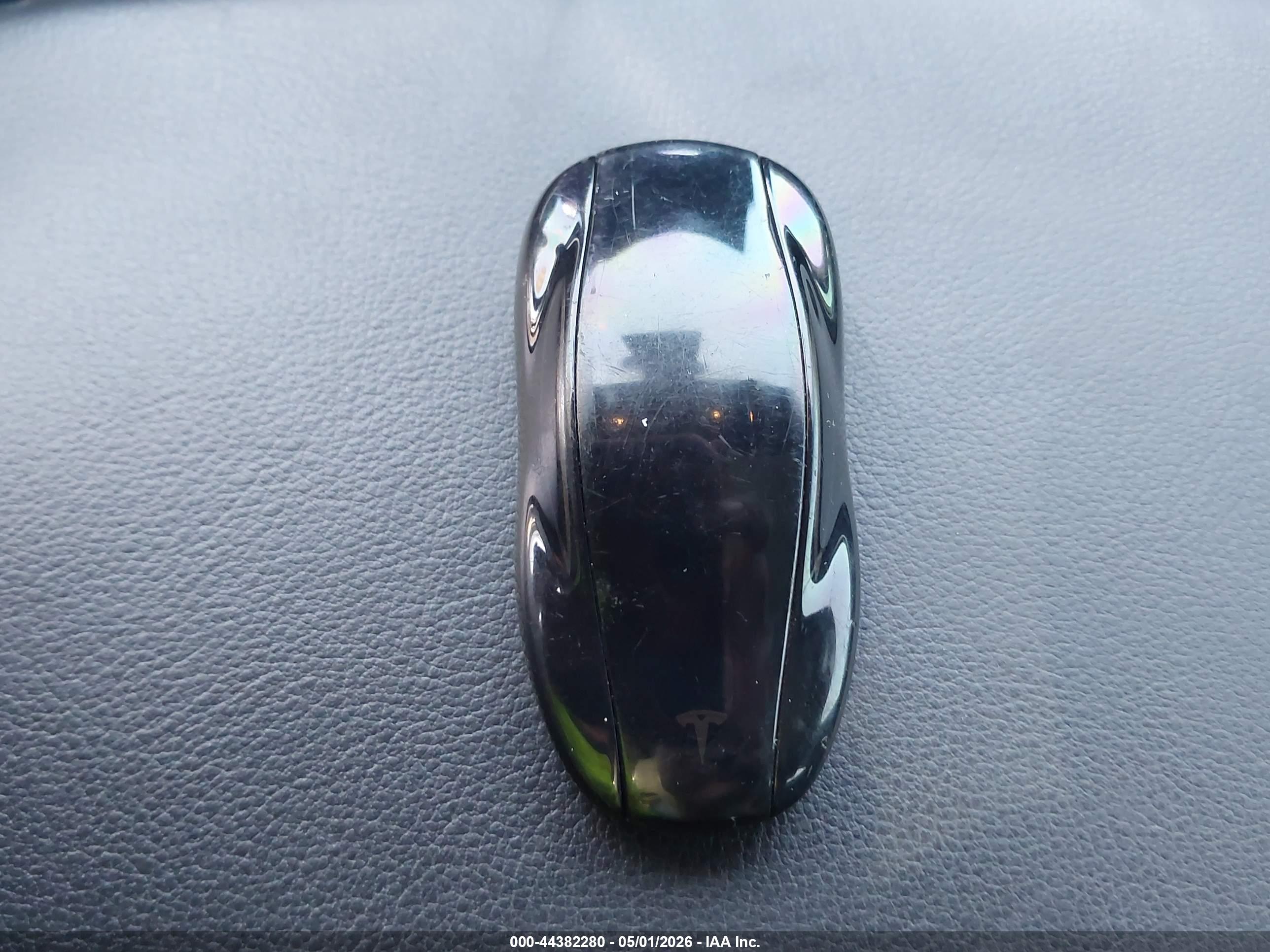 TESLA MODEL image 11