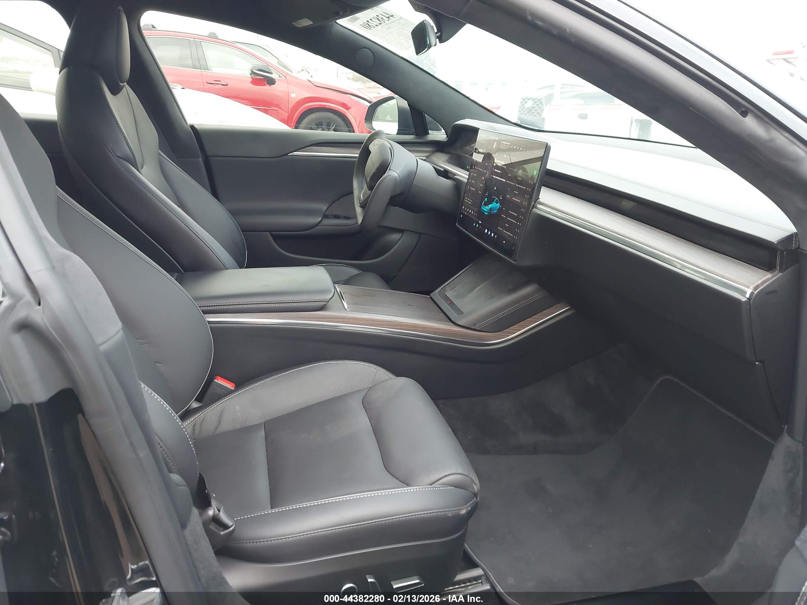 TESLA MODEL image 5
