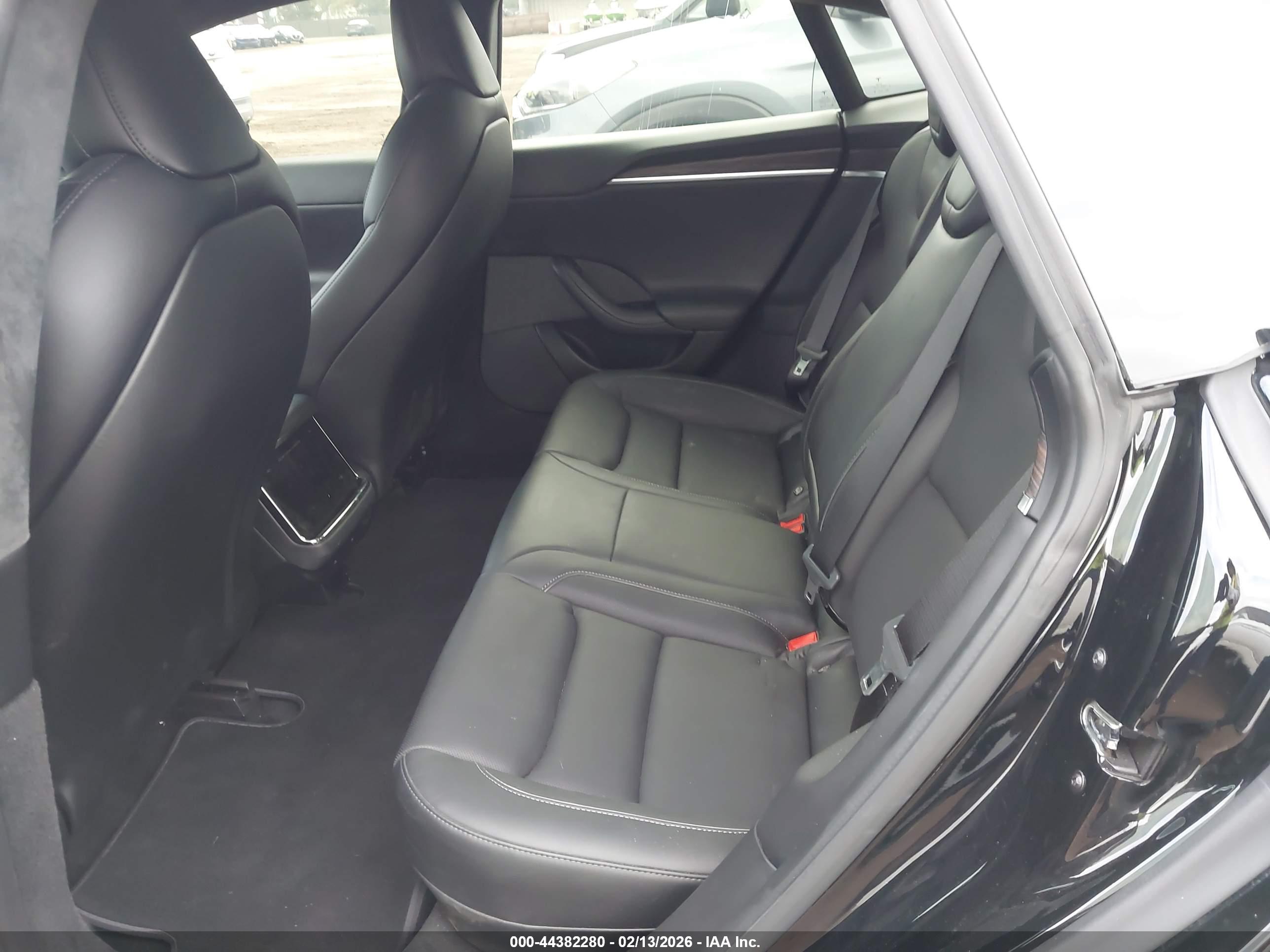 TESLA MODEL image 8