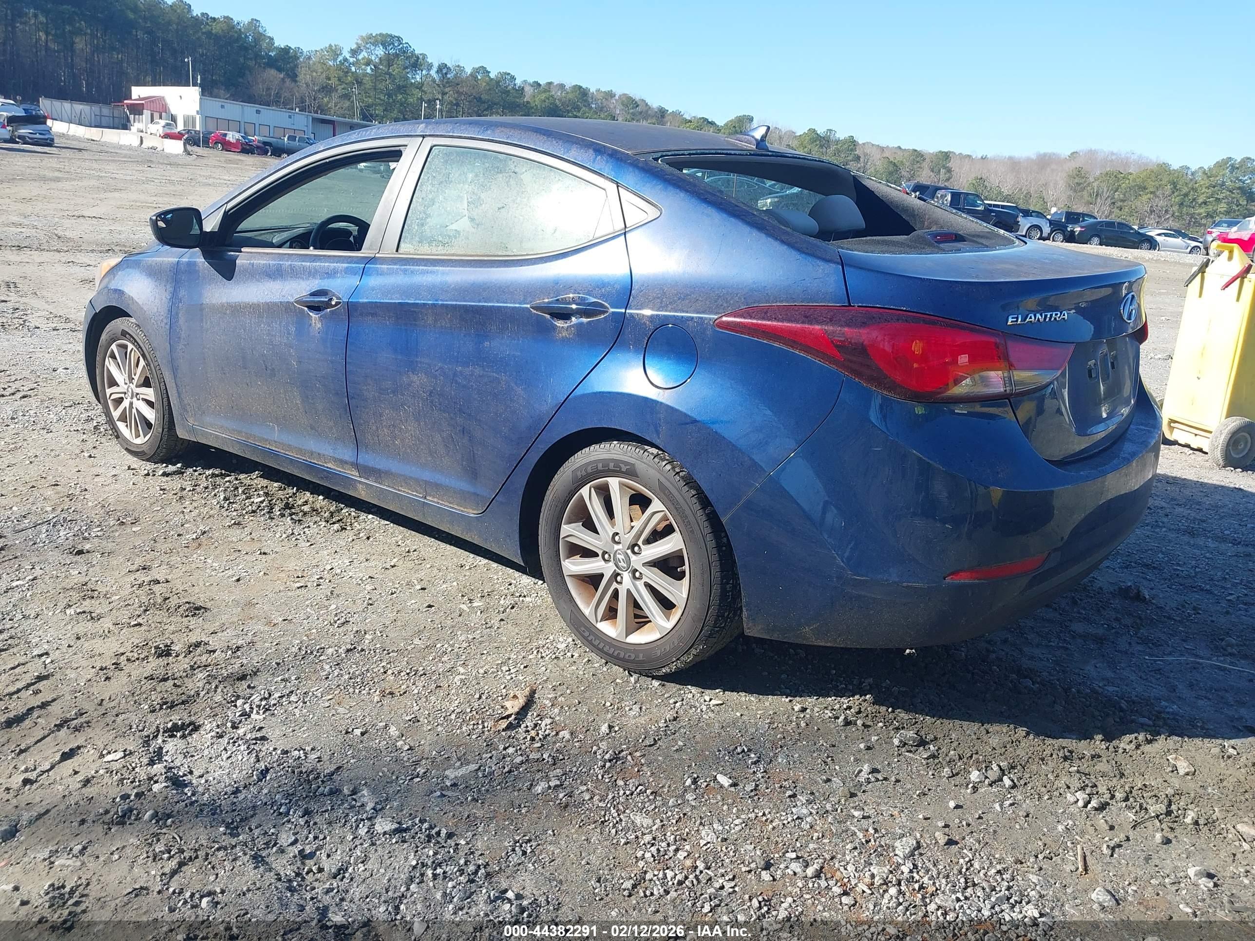 HYUNDAI ELANTRA image 3